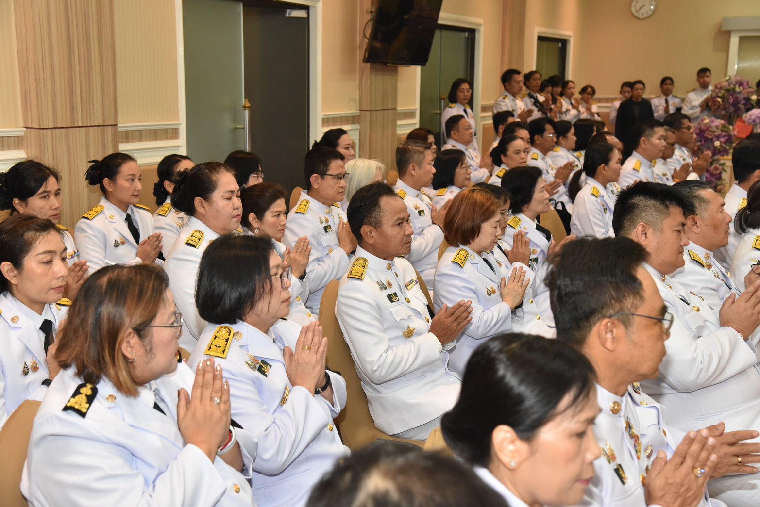 เข้าร่วมพิธีเจริญพระพุทธมนต์แล..ชมภาพ