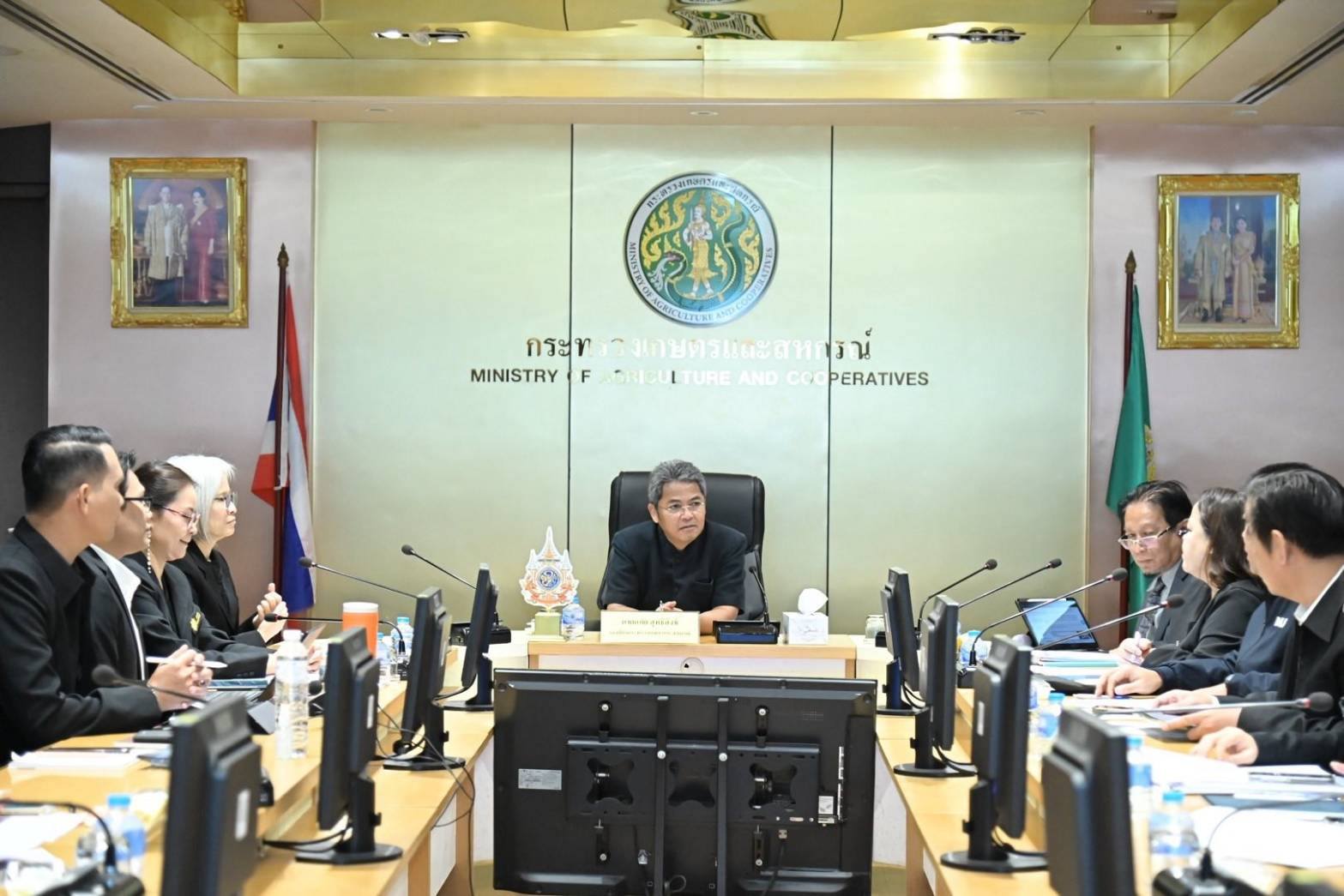 เข้าร่วมประชุมหารือเพื่อเตรียม