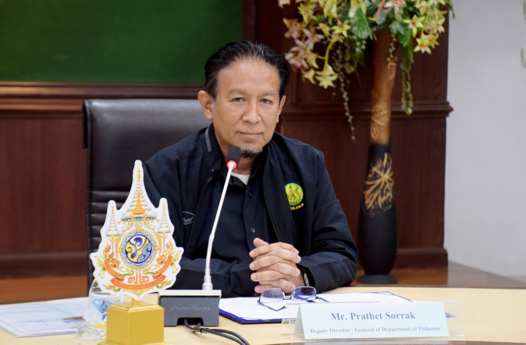 การประชุมหารือกับผู้แทนฝ่ายการ