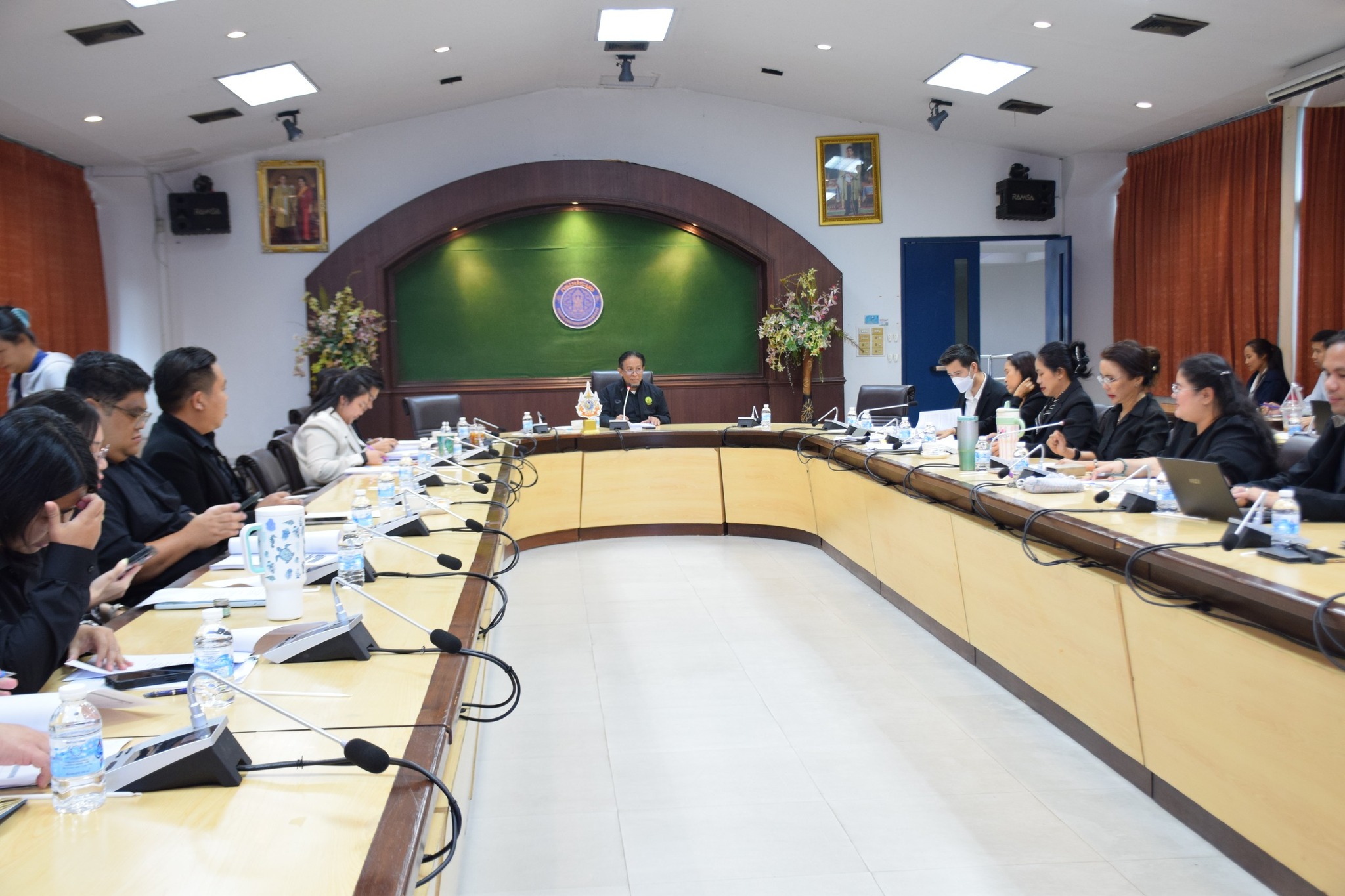 การประชุมพิจารณา (ร่าง) รายงาน