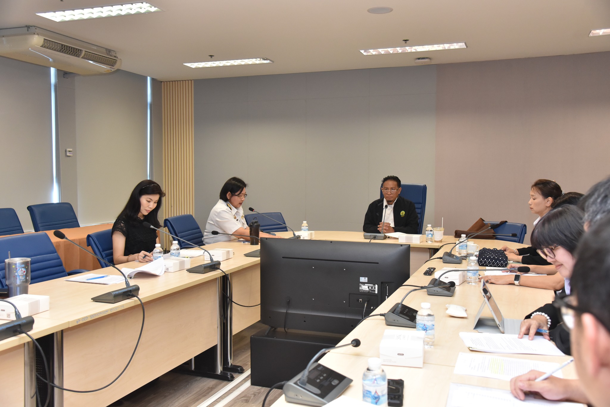 เข้าร่วมประชุม เพื่อหารือแนวทา