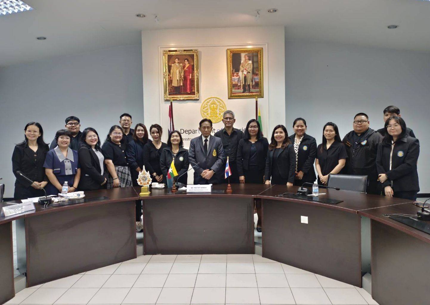 การประชุมคณะทำงานร่วมว่าด้วยคว..ชมภาพ