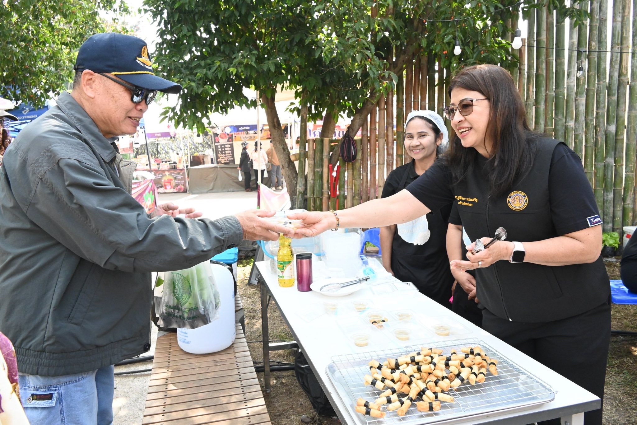 ร่วมกิจกรรมส่งเสริมการบริโภคแล