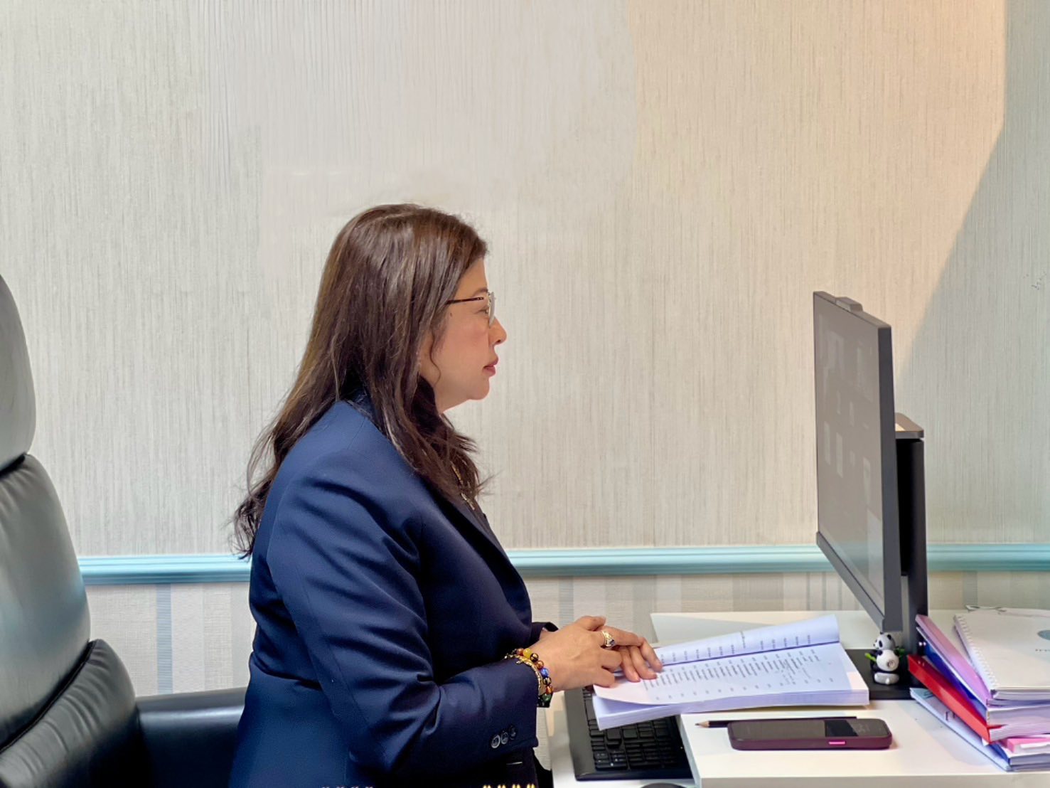  ร่วมการประชุมวิพากษ์เพื่อปรับ