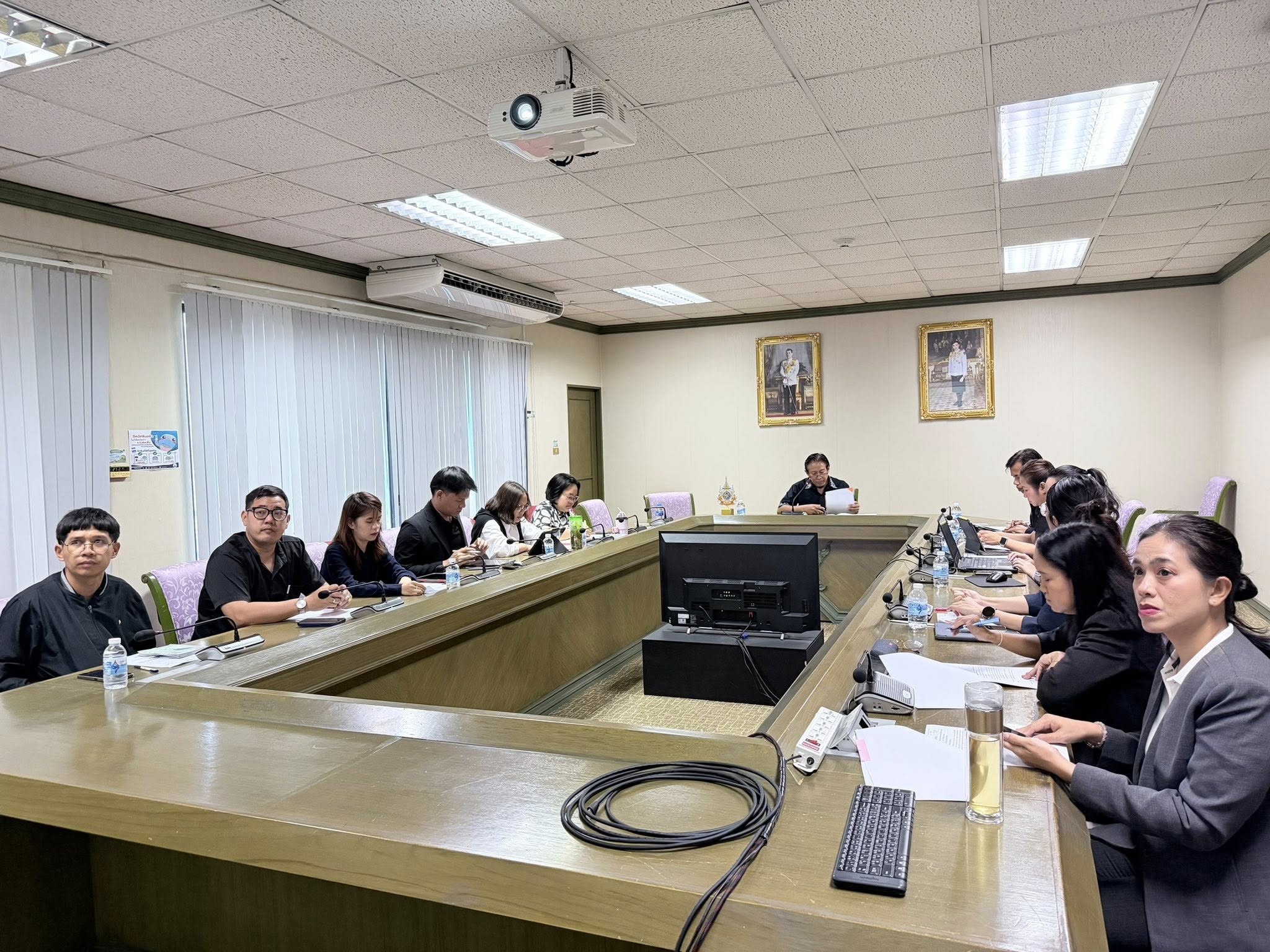 ร่วมพิจารณา แก้ไข ปรับปรุงร่าง..ชมภาพ