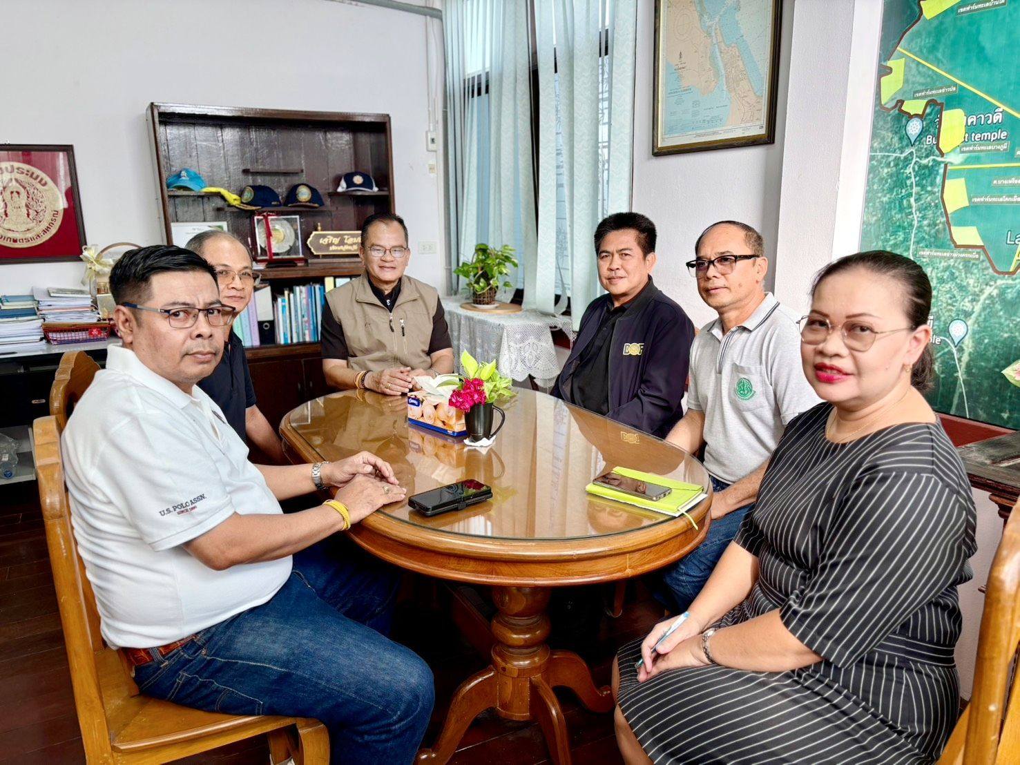 เข้าตรวจเยี่ยมและให้กำลังใจเจ้..ชมภาพ