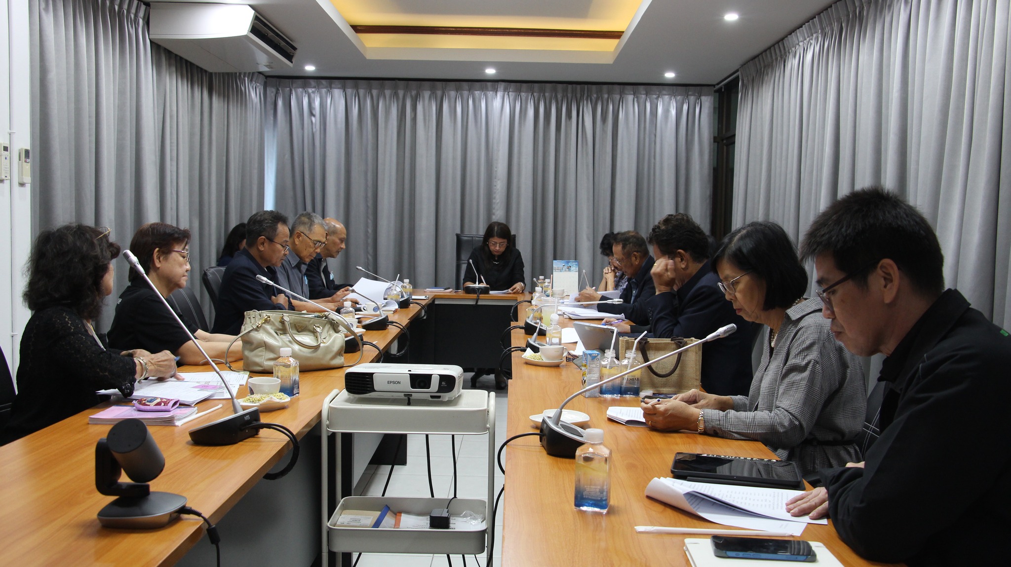 การประชุมคณะกรรมการดำเนินการสห..ชมภาพ