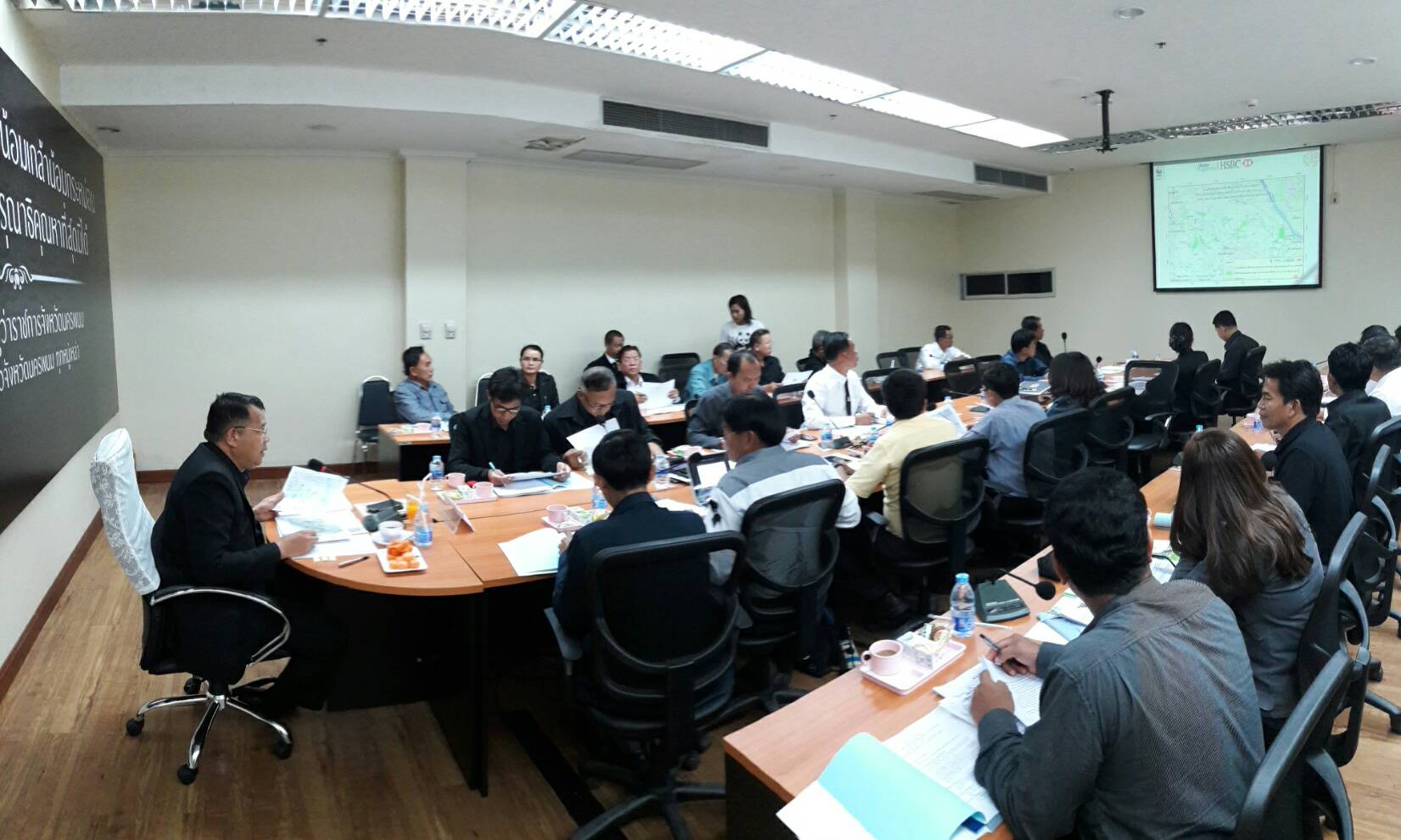 ประชุมร่วมกับคณะกรรมการจัดการพื้นที่ชุ่มน้ำแม่น้ำสงครามตอนล่างจังหวัดนครพนม ที่2/2559..คลิก