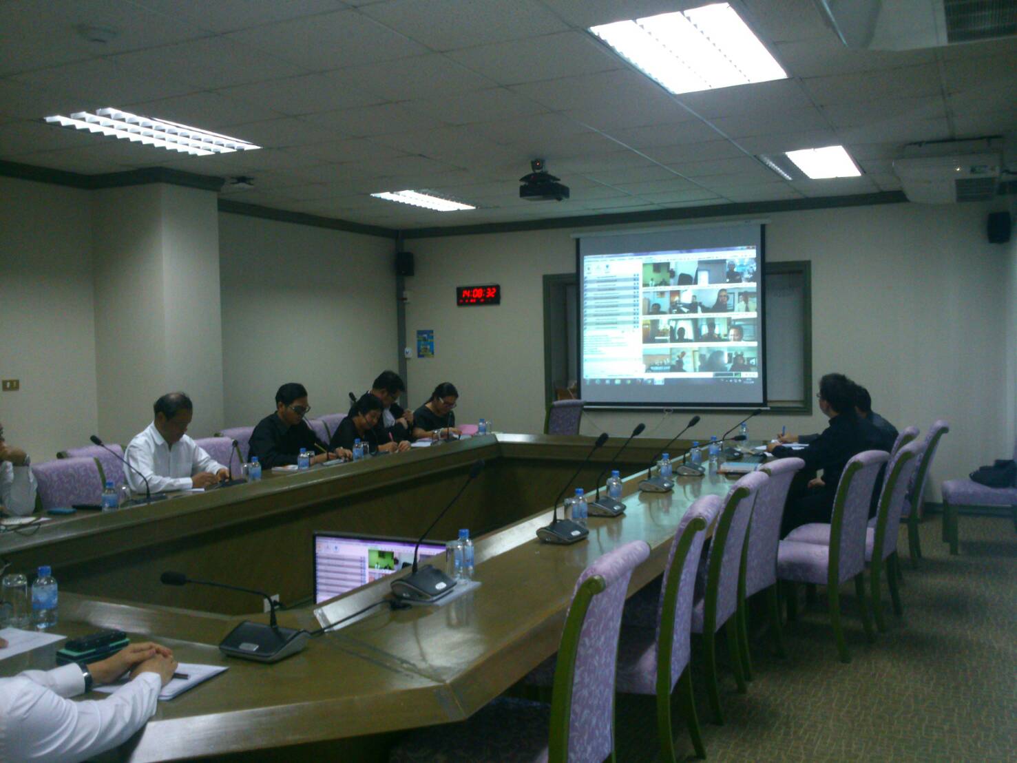 ประะชุมทางไกล  Conference โครงการเกษตรทฤษฎีใหม่ กับสำนักงานประมงจังหวัดทั่วประเทศ..คลิก