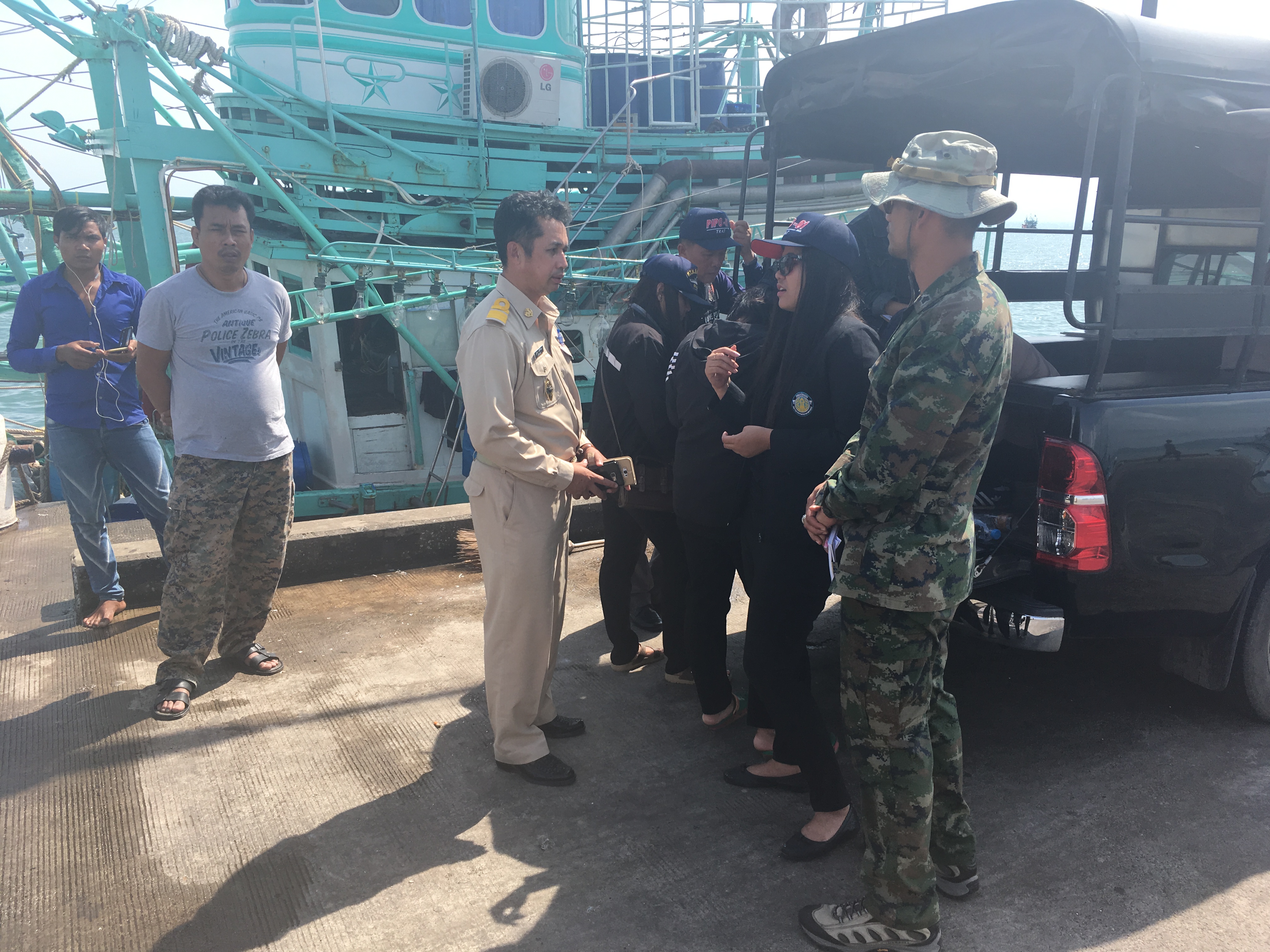 ศูนย์ควบคุมการแจ้งเข้า - ออกเรือประมง ตราด ร่วมตรวจ กับ ปลัดอำเภอแหลมงอบ จังหวัดตราด..คลิก