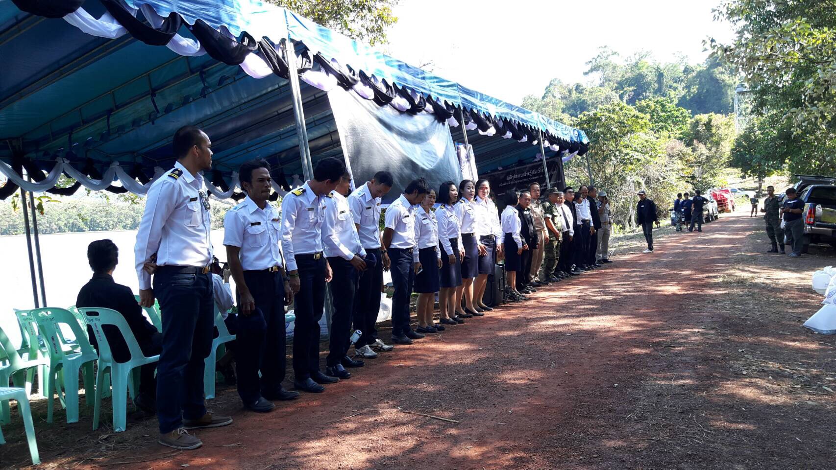 เข้าร่วมพิธีปล่อยพันธ์ุสัตว์น้ำเพื่อบำเพ็ญเป็นพระราชกุศลสตมวาร (100 วัน) พระบาทสมเด็จพระเจ้าอยู่หัวรัชกาลที่ 9..คลิก