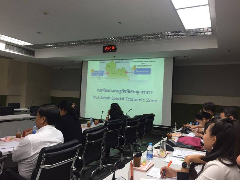 เจ้าหน้าที่ด่านตรวจสัตว์น้ำจังหวัดมุกดาหาร ร่วมประชุมให้ข้อมูลสำนักงบประมาณในการตรวจติดตามและประเมินผลการดำเนินงาน ตามแผนบูรณาการพัฒนาพื้นที่เขตเศรษฐกิจพิเศษุกดาหาร ประจำปีงบประมาณ พ.ศ. 2560..คลิก