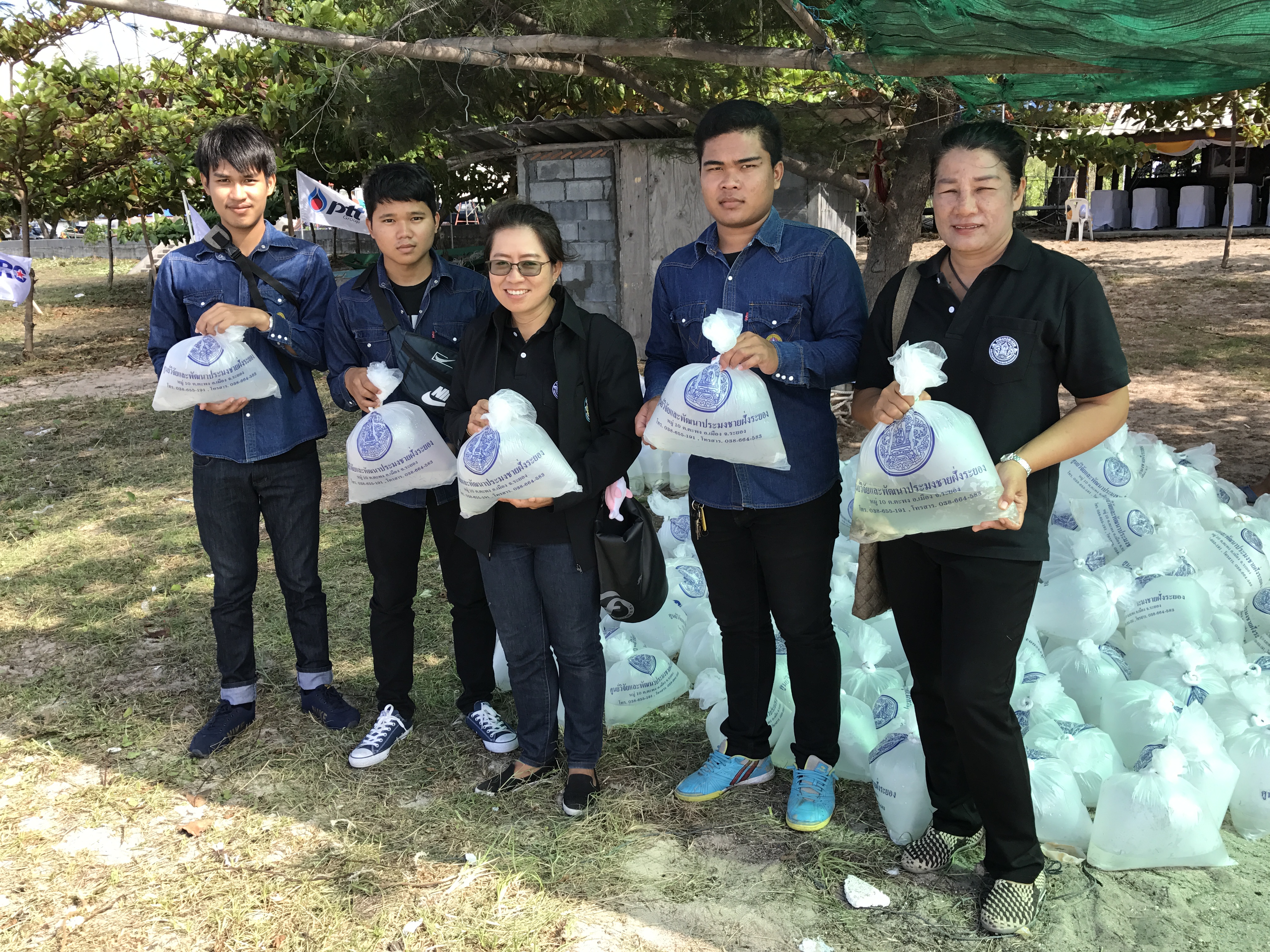 กิจกรรมปล่อยพันธุ์สัตว์น้ำเพื่อถวายเป็นพระราชกุศลพร้อมทั้งสนับสนุนการอนุรักษ์และเพิ่มทรัพยากรธรรมชาติทางทะเลในพื้นที่จังหวัดระยอง..คลิก