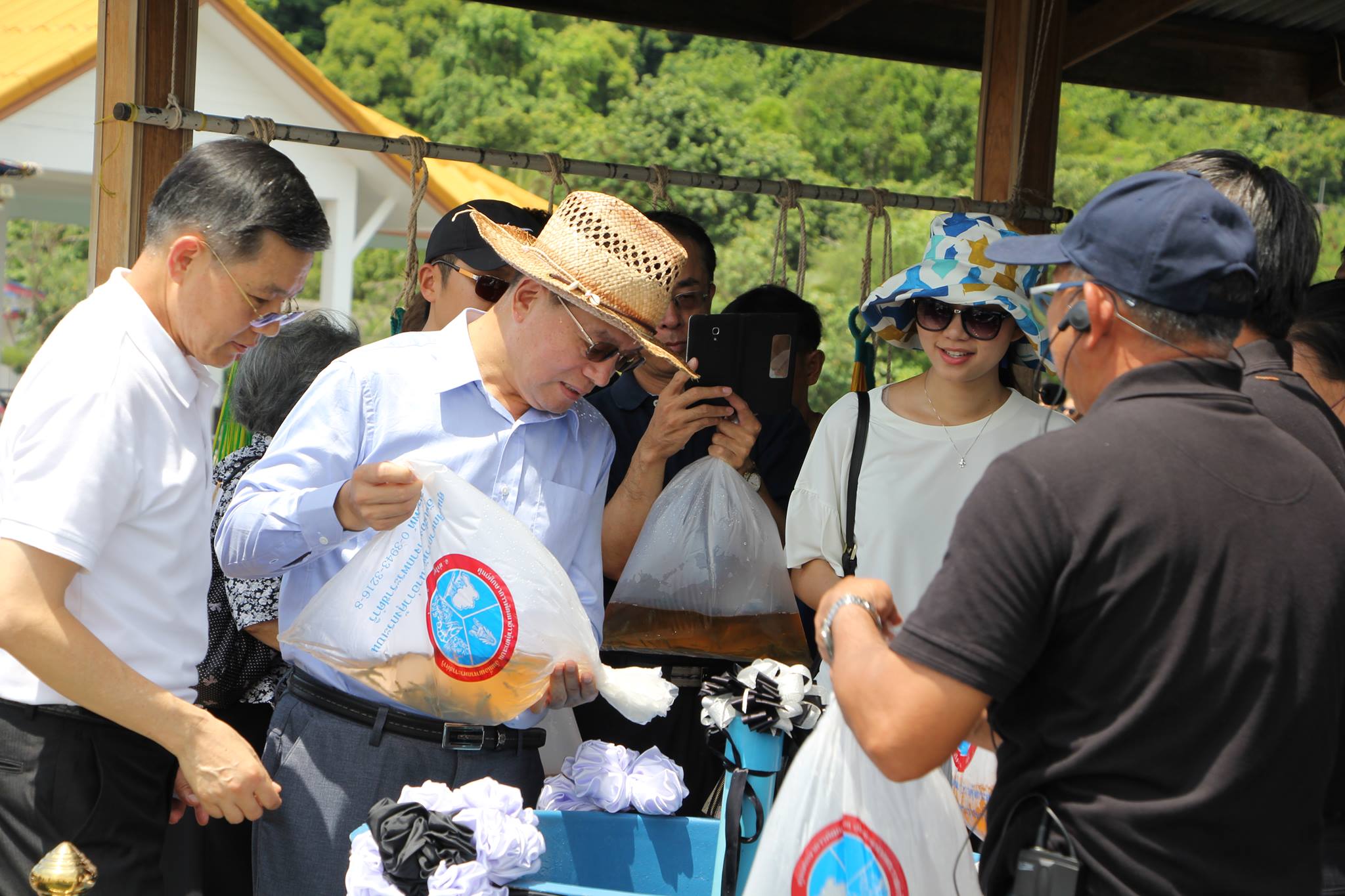เอกอัครราชทูตจีน ประจำประเทศไทย พร้อมคณะ ศึกษาดูงานด้านประวัติศาสตร์ การค้า และการเกษตร ในพื้นที่จังหวัดจันทบุรี..คลิก