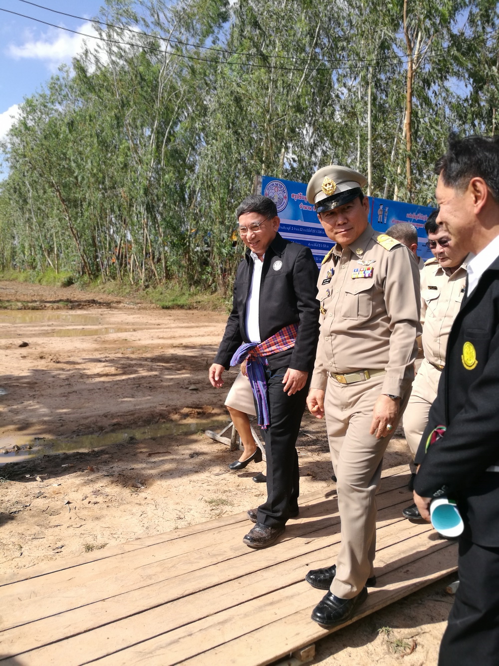 รองนายกฯ ลงพื้นที่นครพนม ติดตามการปฏิบัติงานในภูมิภาค เขตตรวจราชการที่ 11..คลิก