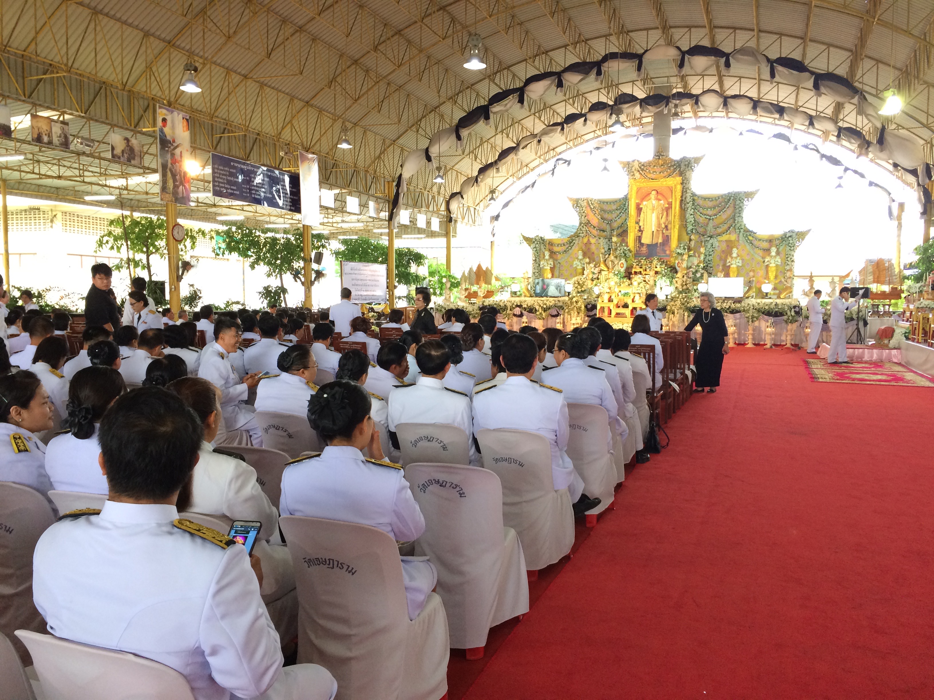 ศพช.สมุทรสาคร ร่วมพิธีบำเพ็ญกุศล ถวายพระบาทสมเด็จพระปรมินทรมหาภูมิพลอดุลยเดช บรมนาถบพิตร และเจริญพระพุทธมนต์ถวายพระพรชัยมงคล สมเด็จพระนางเจ้าสิริกิติ์ พระบรมราชินีนาถ