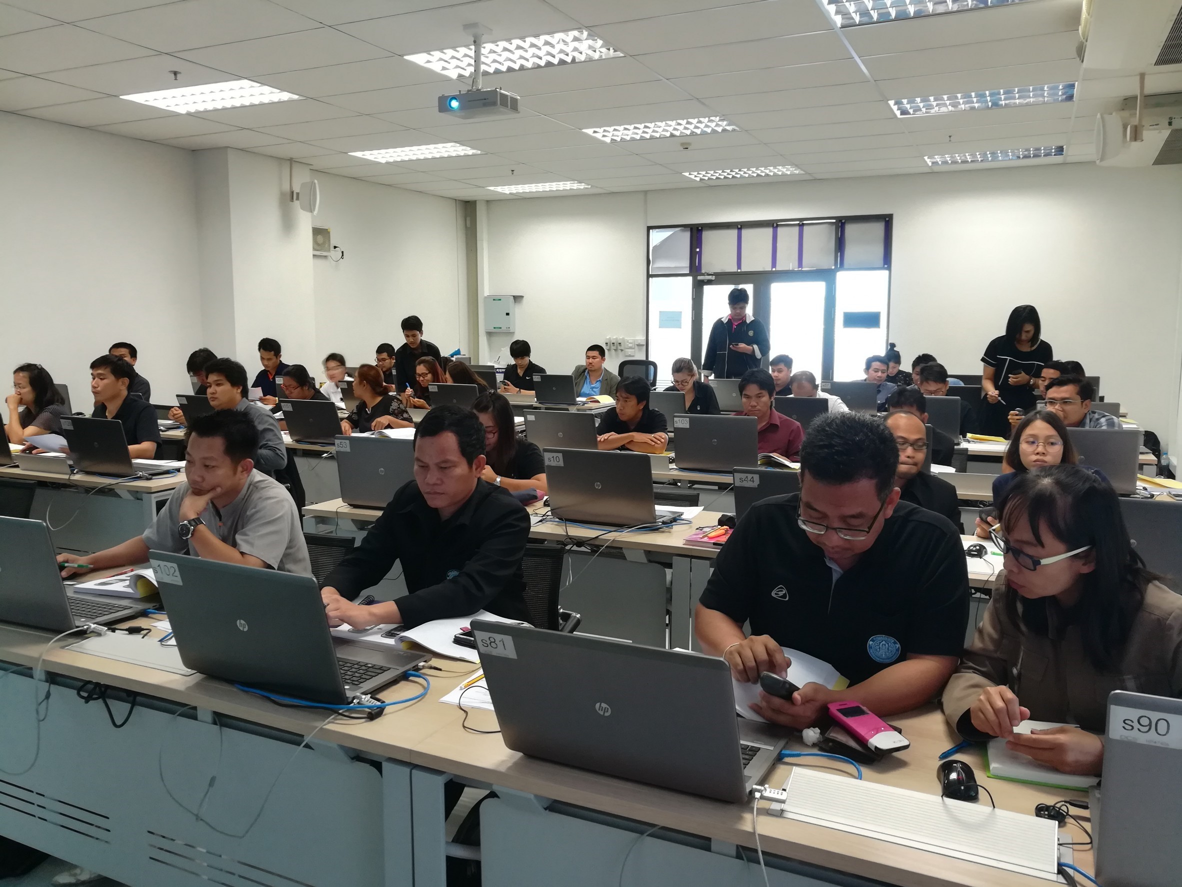 วันที่ 24-25 พฤษภาคม 2560 ศูนย์เทคโนโลยีสารสนเทศและการสื่อสารจัดอบรมหลักสูตร “การใช้งานระบบภูมิสารสนเทศเพื่อการบริหารจัดการประมงผ่านเครือข่ายอินเตอร์เน็ตรุ่นที่ 2”..คลิก