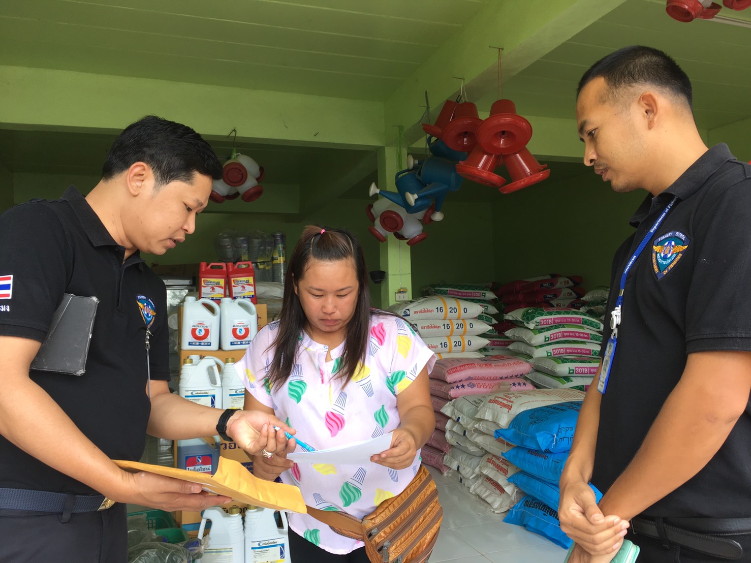 ปฏิบัติงานประชาสัมพันธ์ เกี่ยวกับระเบียบ ขั้นตอน และวิธีการในการขอหนังสือรับรองการตรวจสอบอาหารสัตว์ส่งออกไปนอกราชอาณาจักร ตามพระราชบัญญัติควบคุมคุณภาพอาหารสัตว์ พ.ศ. 2558..คลิก