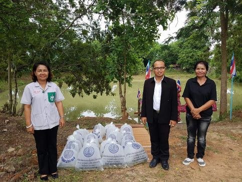 ศูนย์วิจัยและพัฒนาการเพาะเลี้ยงสัตว์น้ำจืดอำนาจเจริญ พร้อมด้วย สำนักงานประมงจังหวัดอำนาจเจริญ และ สำนักงานประมงอำเภอเมืองอำนาจเจริญ ร่วมออกหน่วยบริการประชาชนตามโครงการบำบัดทุกข์ บำรุงสุข สร้างรอยยิ้มให้ประชาชน (จังหวัดเคลื่อนที่)  ณ โรงเรียนบ้านป่าติ้ว หมู่ที่ ๕ , ๖ ตำบลกุดปลาดุก อำเภอเมือง  จังหวัดอำนาจเจริญ โดย นายสิริรัฐ ชุมอุปการ ผู้ว่าราชการจังหวัดอำนาจเจริญ    เป็นประธานในพิธี..คลิก