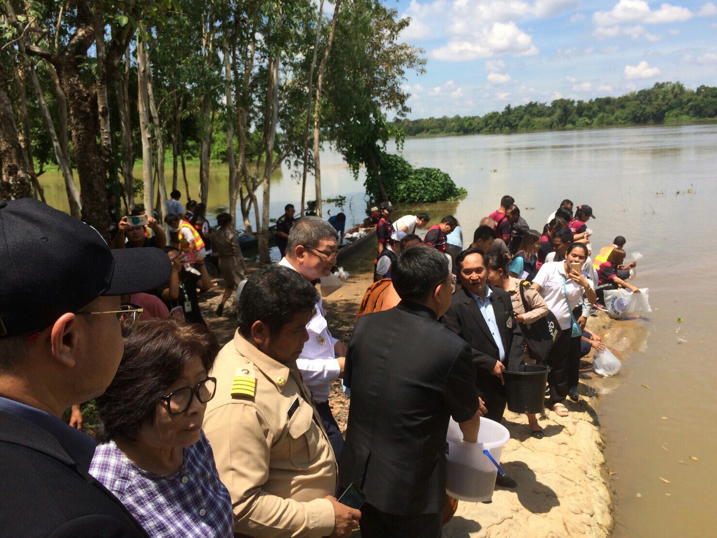 สนับสนุนพันธุ์สัตว์น้ำ เพื่อปล่อยลงแหล่งน้ำธรรมชาติ..คลิก