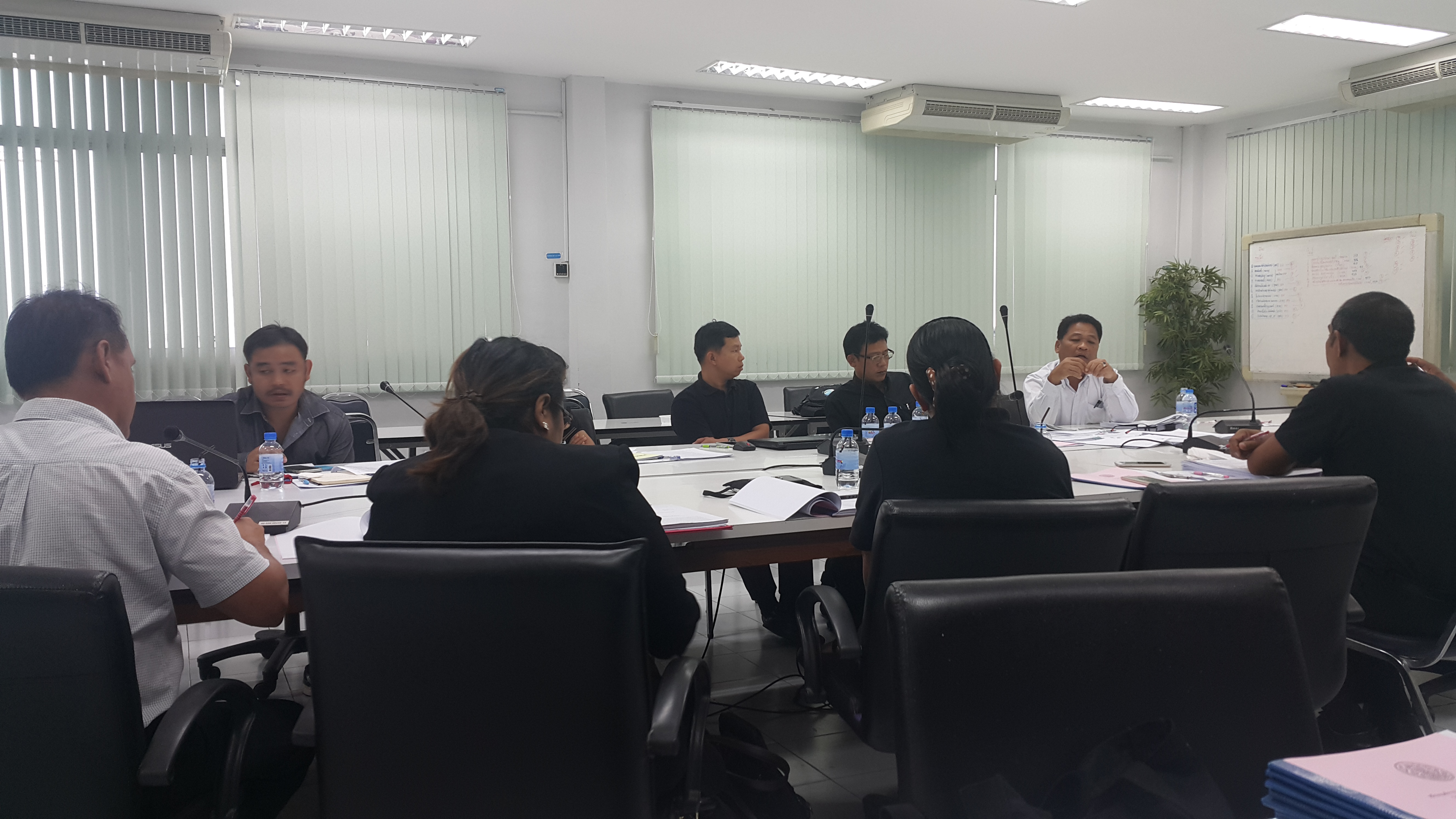 กบร. จัดประชุมคณะกรรมการพิจารณาข้อเสนอโครงการวิจัยและผลงานวิชาการ