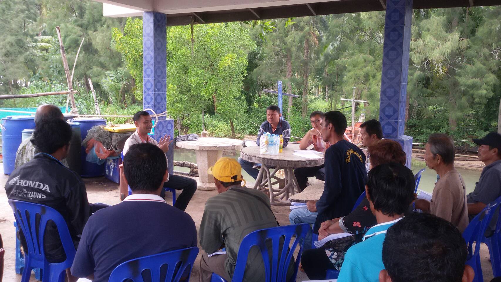 ประชุมบุคลากร ที่เกี่ยวข้องกับท่าเทียบเรือ แพปลา และผู้ประกอบการเรือประมง  เรื่อง  ระเบียบ การใช้ท่าเทียบเรือ แพปลา และการส่งรายงาน ณ ท่าเทียบเรือคลองบางสน..คลิก
