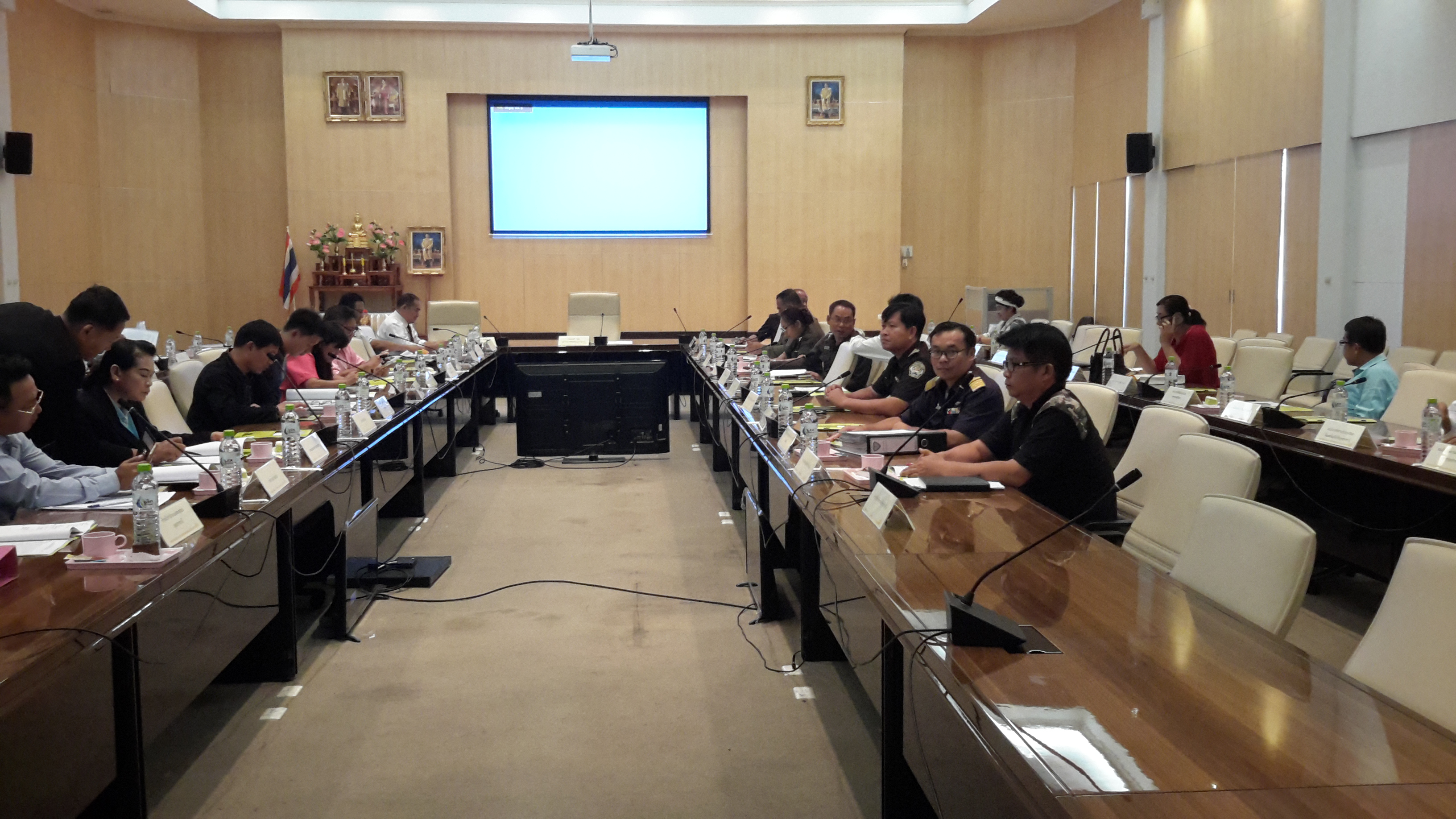 ร่วมประชุมกับคณะกรรมการพัฒนาพื้นที่ด่านชายแดนระดับจังหวัด จังหวัดอุบลราชธานี..คลิก
