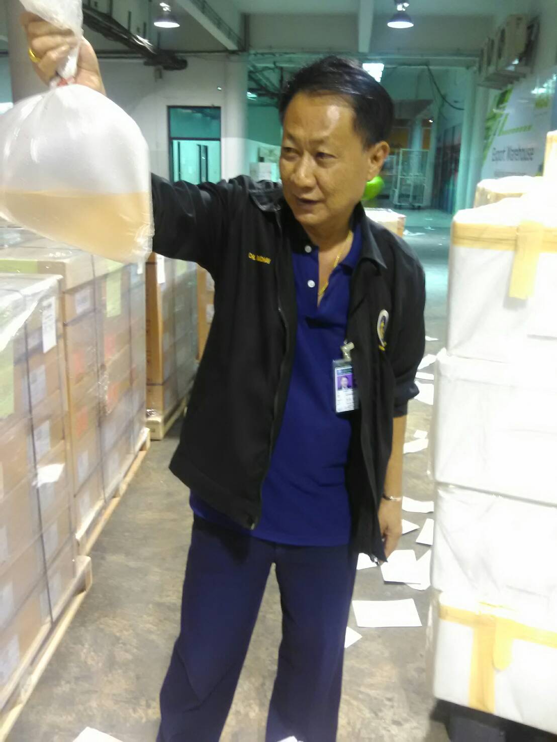 ด่านตรวจสัตว์นำ้ท่าอากาศยานดอนเมือง ตรวจสอบสินค้าสัตว์นำ้ส่งออก..คลิก