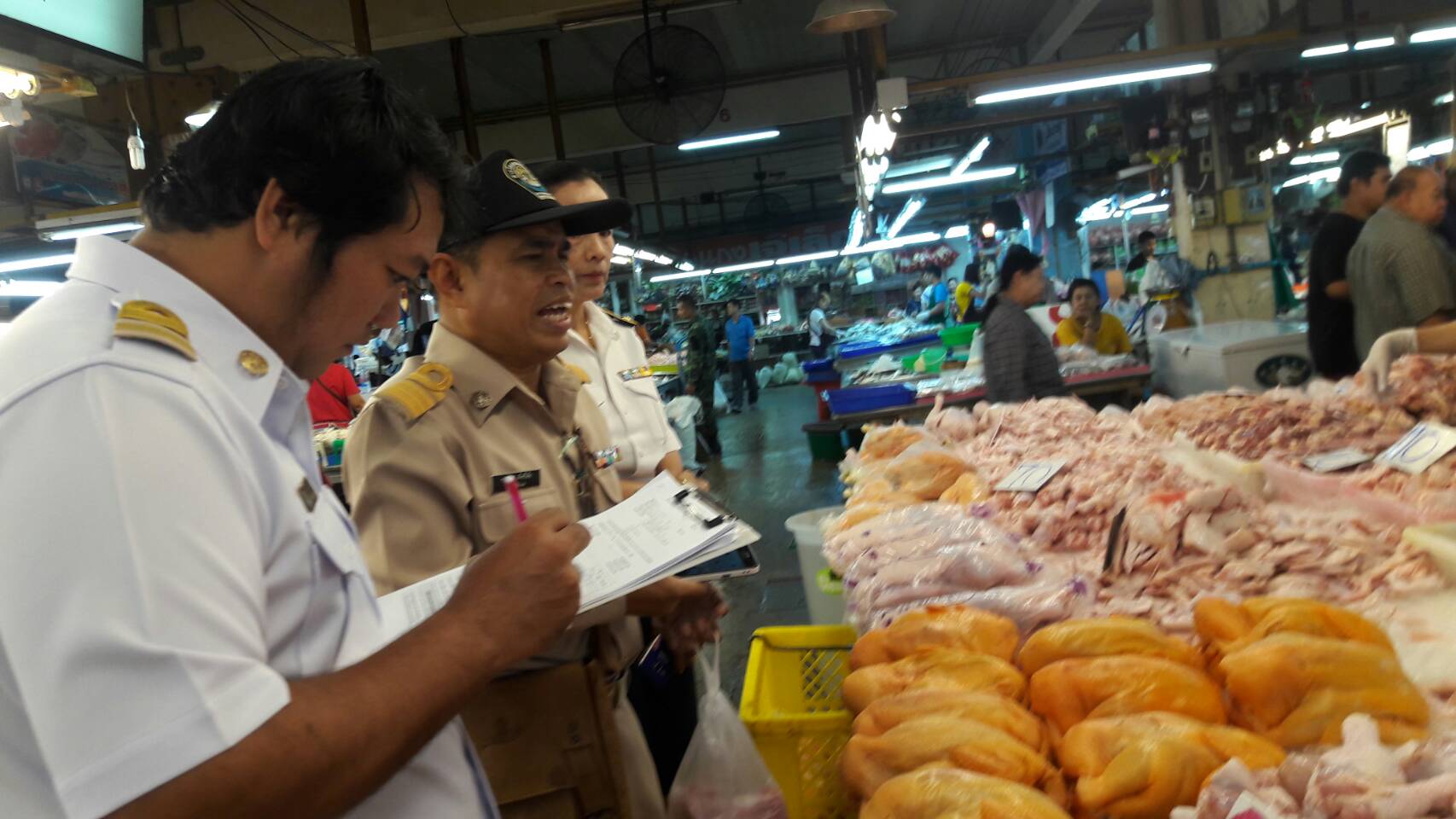 ประมงอำเภอเมืองราชบุรี ลงพื้นที่ร่วมตรวจตลาดสดช่วงเทศกาลตรุษจีน..คลิก