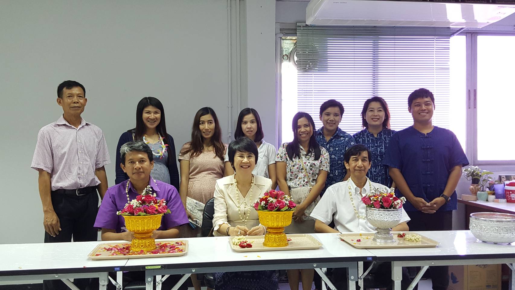วันที่ 10 เมษายน 2561กองวิจัยและพัฒนาประมงน้ำจืดได้จัดพิธีรดนํ้าดําหัวผู้ใหญ่ ขอรับพรวันสงกรานต์ โดยมีนายวงศ์ปฐม กมลรัตน์ ผู้เชี่ยวชาญด้านความหลากหลายทางชีวภาพด้านการประมงน้ำจืด นางมณีรัตน์ หวังวิบูลย์กิจ ผู้เชี่ยวชาญด้านอนุกรมวิธานสัตว์น้ำจืด และนายสง่า ลีสง่า ผู้อำนวยการกองวิจัยและพัฒนาประมงน้ำจืด เพื่อเป็นศิริมงคลในวันขึ้นปีใหม่ของไทย..คลิก
