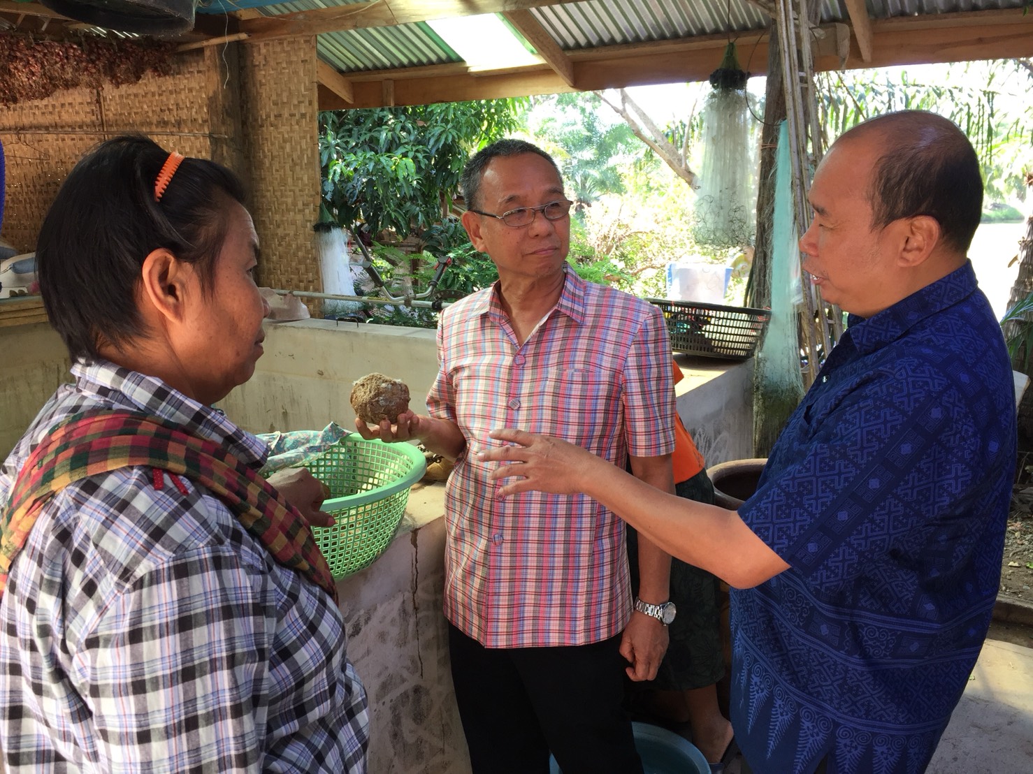 ติดตามการดำเนินงานของเกษตรกรที่เข้าร่วมโครงการเกษตรทฤษฎีใหม่ (นางอรอินทร์ สายแวว)..คลิก