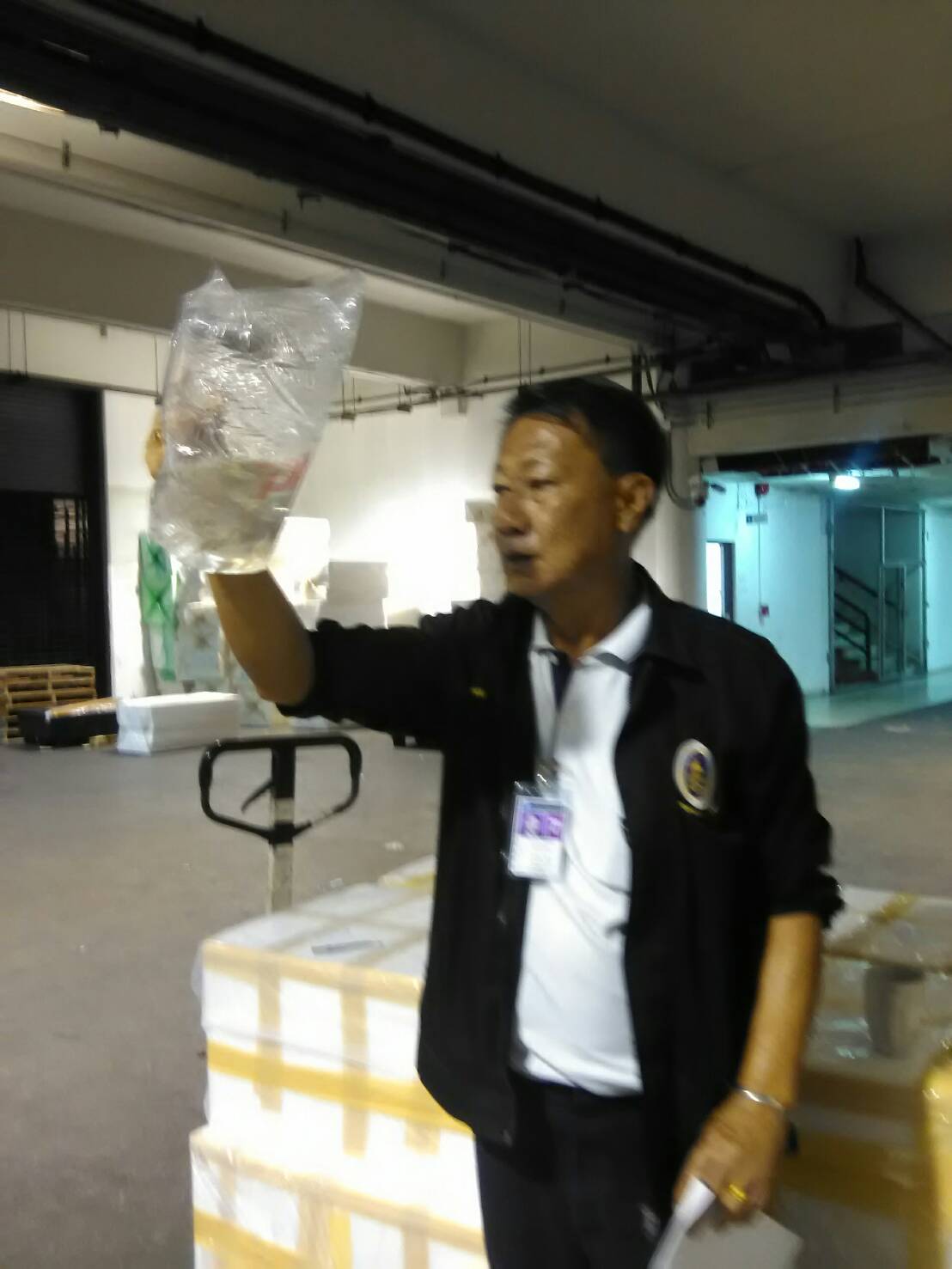 ด่านตรวจสัตว์นำ้ท่าอากาศยานดอนเมือง ตรวจสอบสินค้าสัตว์นำ้ส่งออก..คลิก