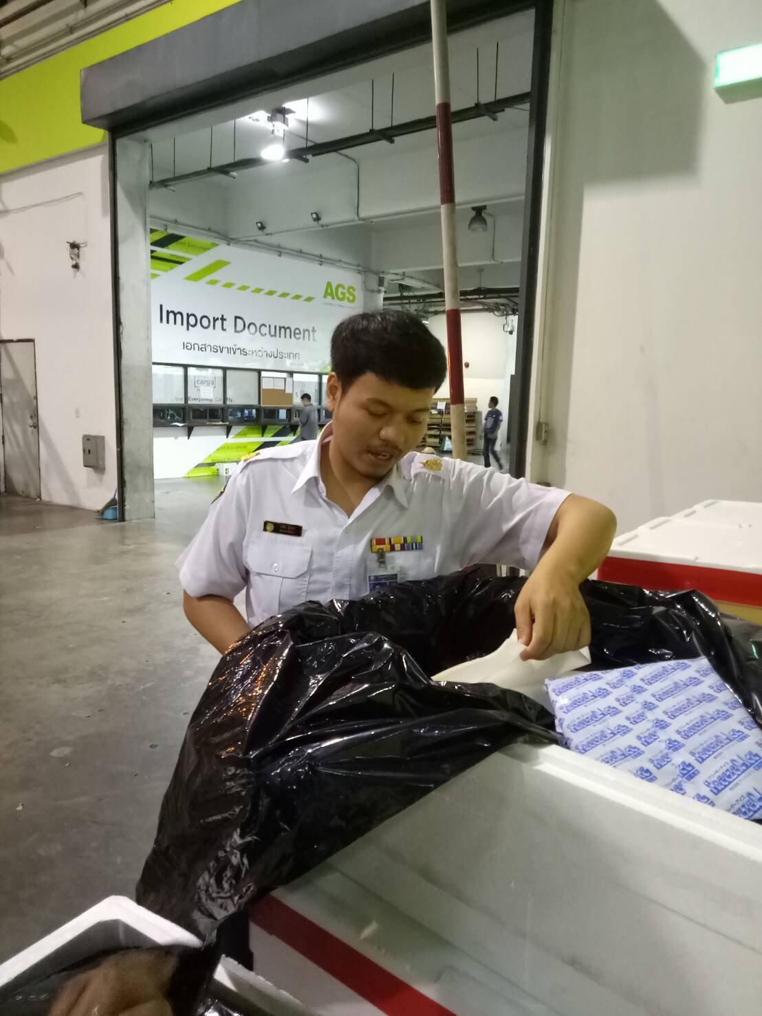 ด่านตรวจสัตว์นำ้ท่าอากาศยานดอนเมือง ตรวจสอบสินค้าสัตว์นำ้นำเข้า..คลิก