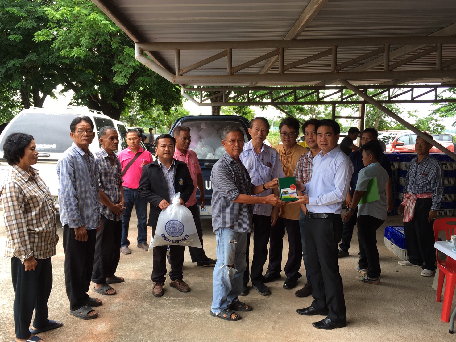 มอบพันธุ์สัตว์น้ำโครงการเกษตรทฤษฎีใหม่