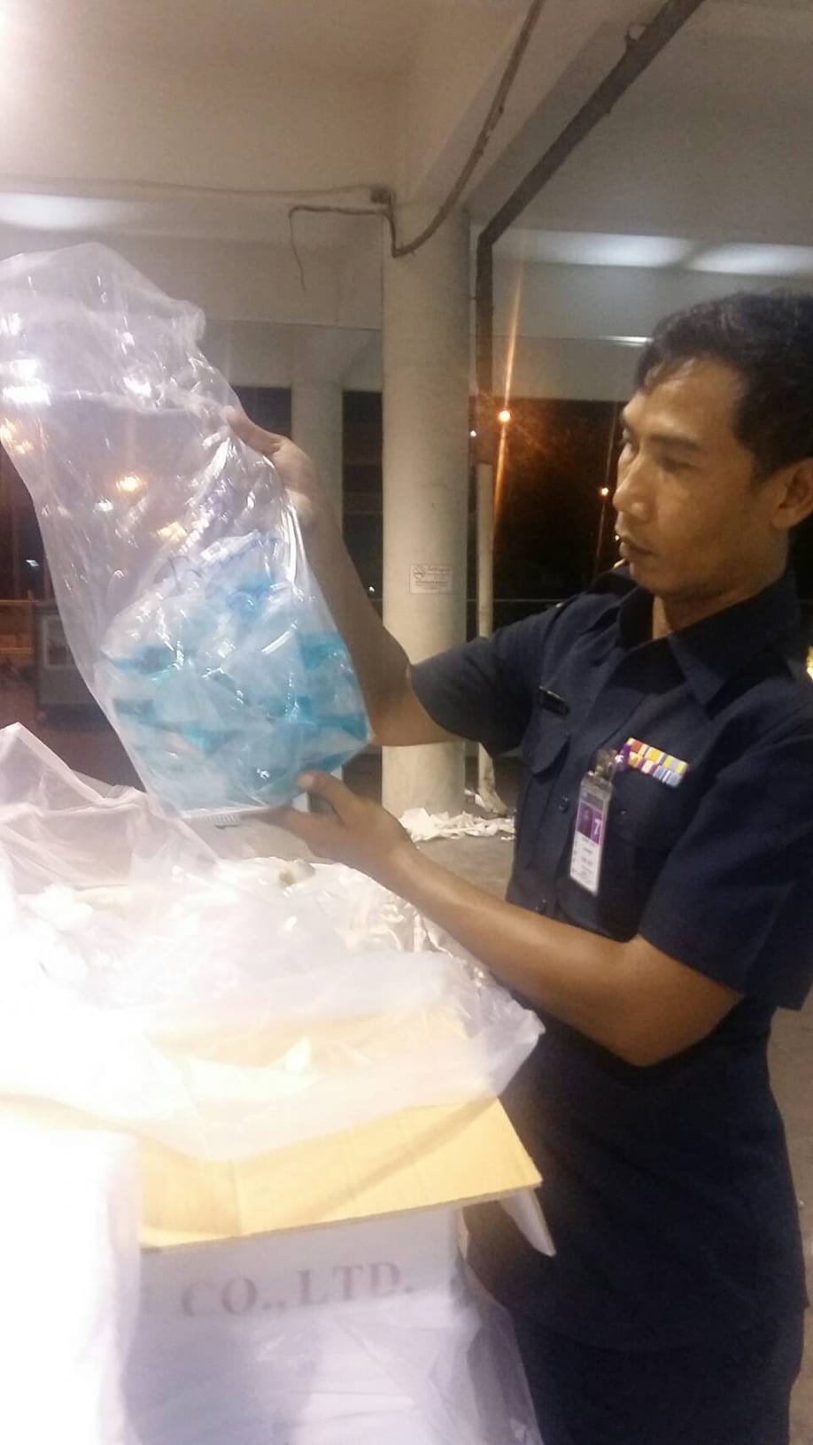 ด่านตรวจสัตว์นำ้ท่าอากาศยานดอนเมือง ตรวจสอบสินค้าสัตว์นำ้ส่งออก..คลิก