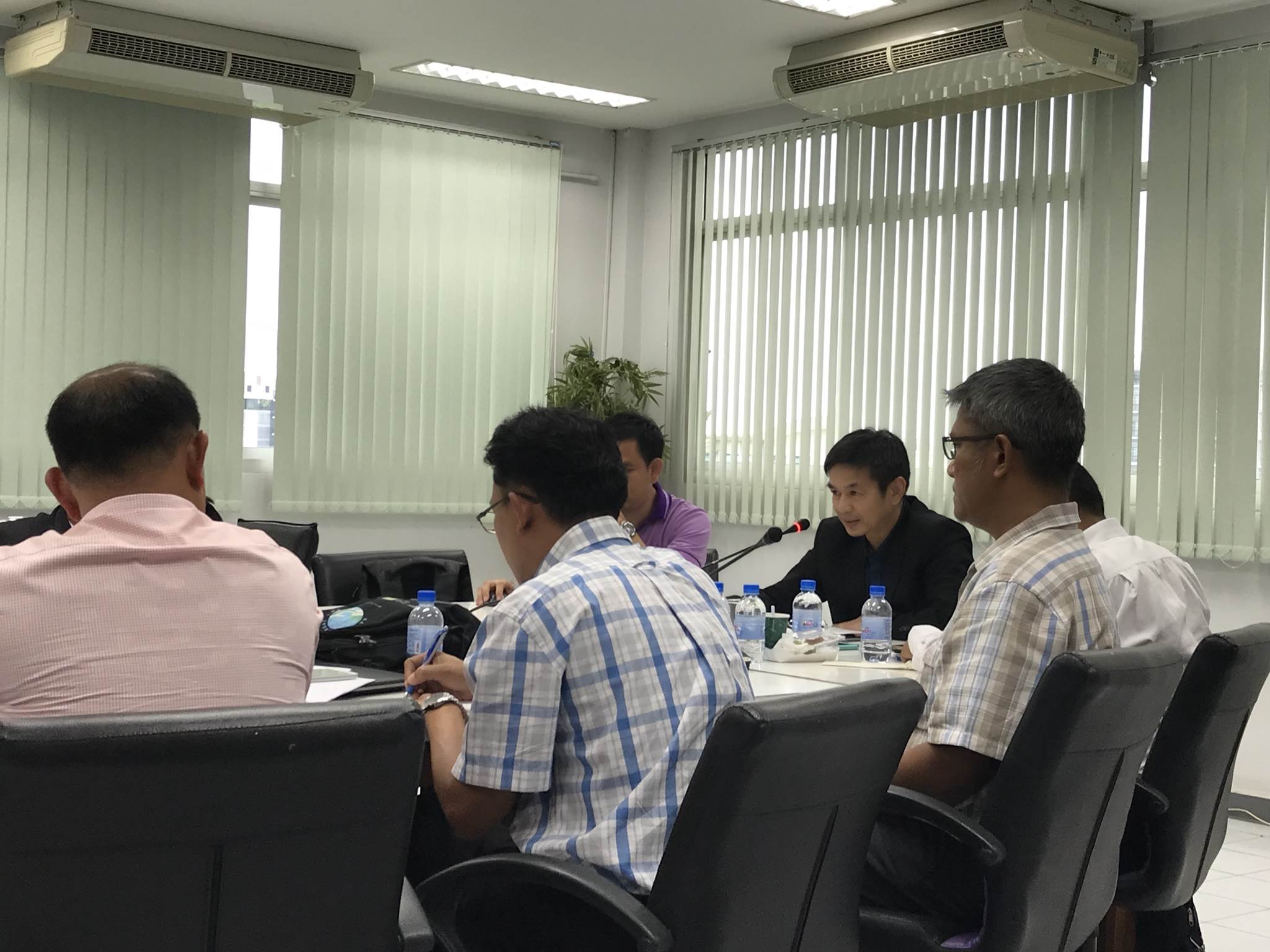 ศจร.นราธิวาส เข้าร่วมประชุมเพื่อติดตามการปฏิบัติงานตามคู่มือการแจ้งเข้า-ออก เรือประมง (ฉบับแก้ไข) การเบิกจ่ายเงินงบประมาณ ประจำปี 2561..คลิก