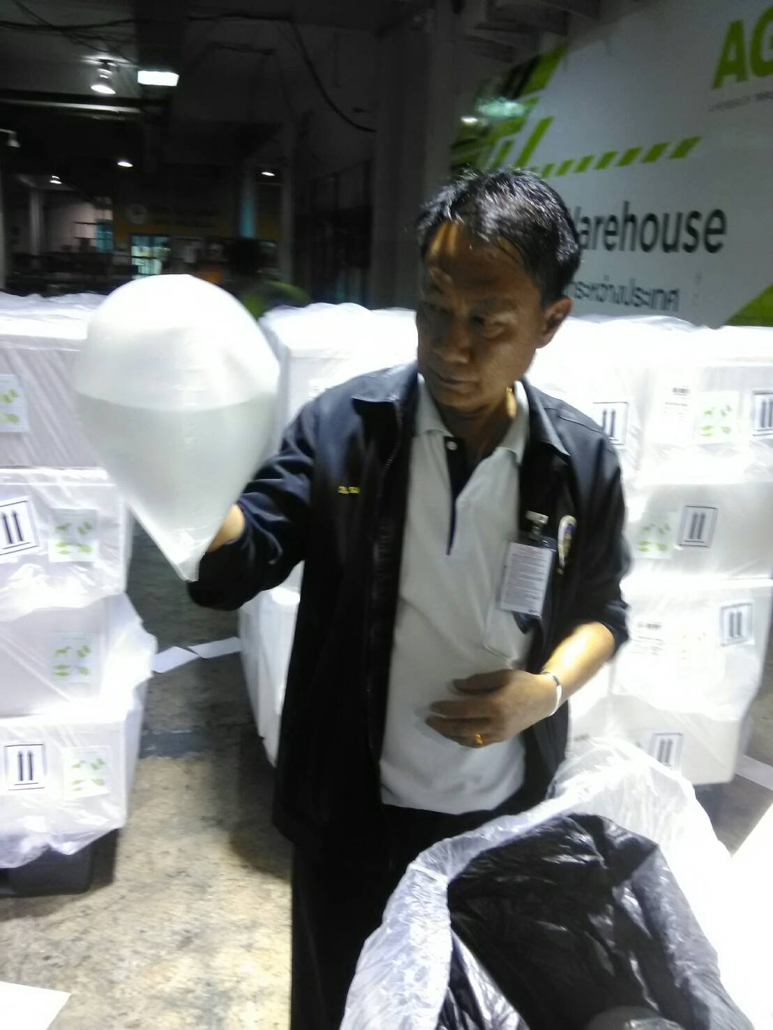 ด่านตรวจสัตว์นำ้ท่าอากาศยานดอนเมือง ตรวจสอบสินค้าสัตว์นำ้ส่งออก..คลิก
