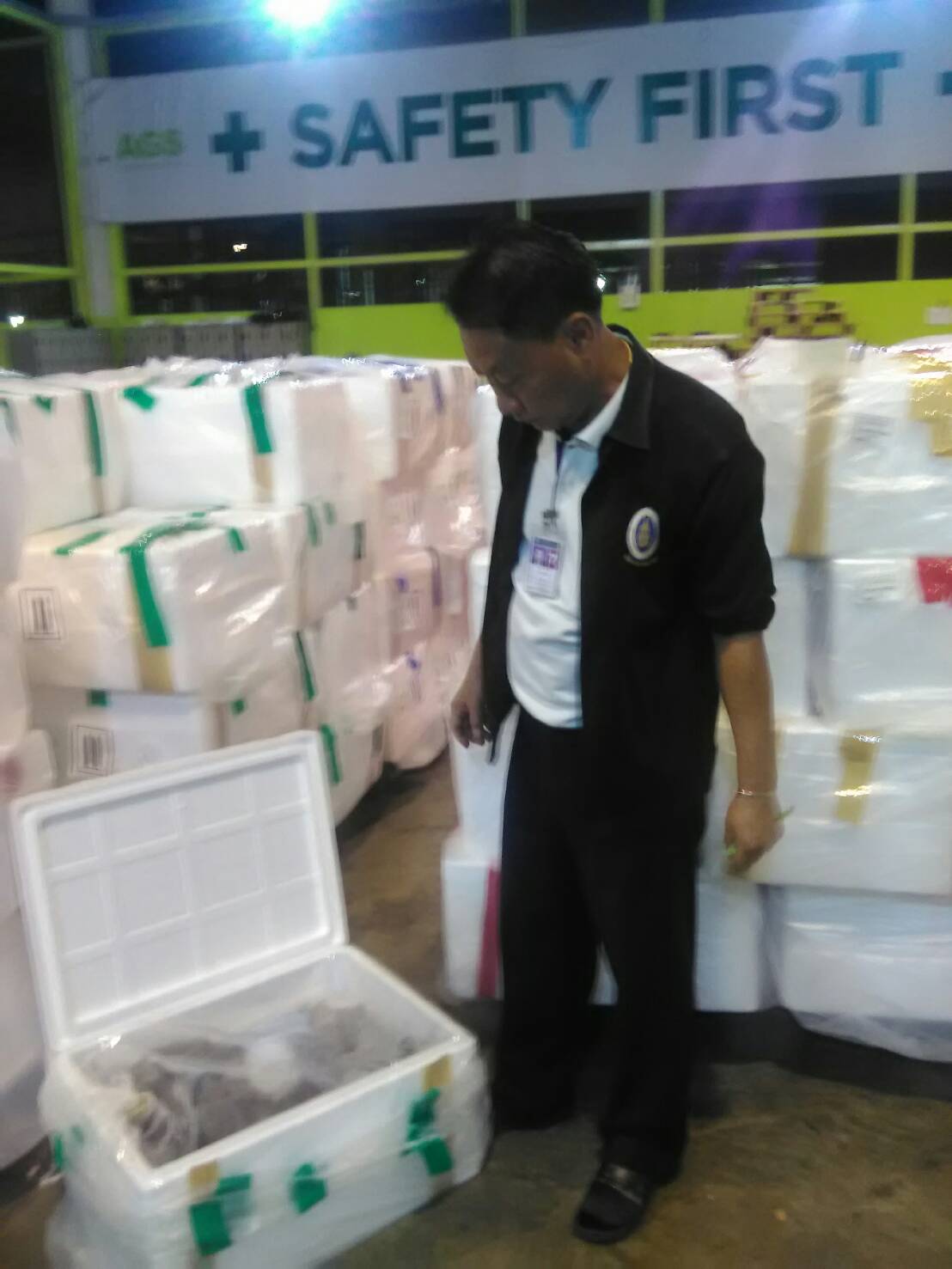ด่านตรวจสัตว์นำ้ท่าอากาศยานดอนเมือง ตรวจสอบสินค้าสัตว์นำ้ส่งออก..คลิก