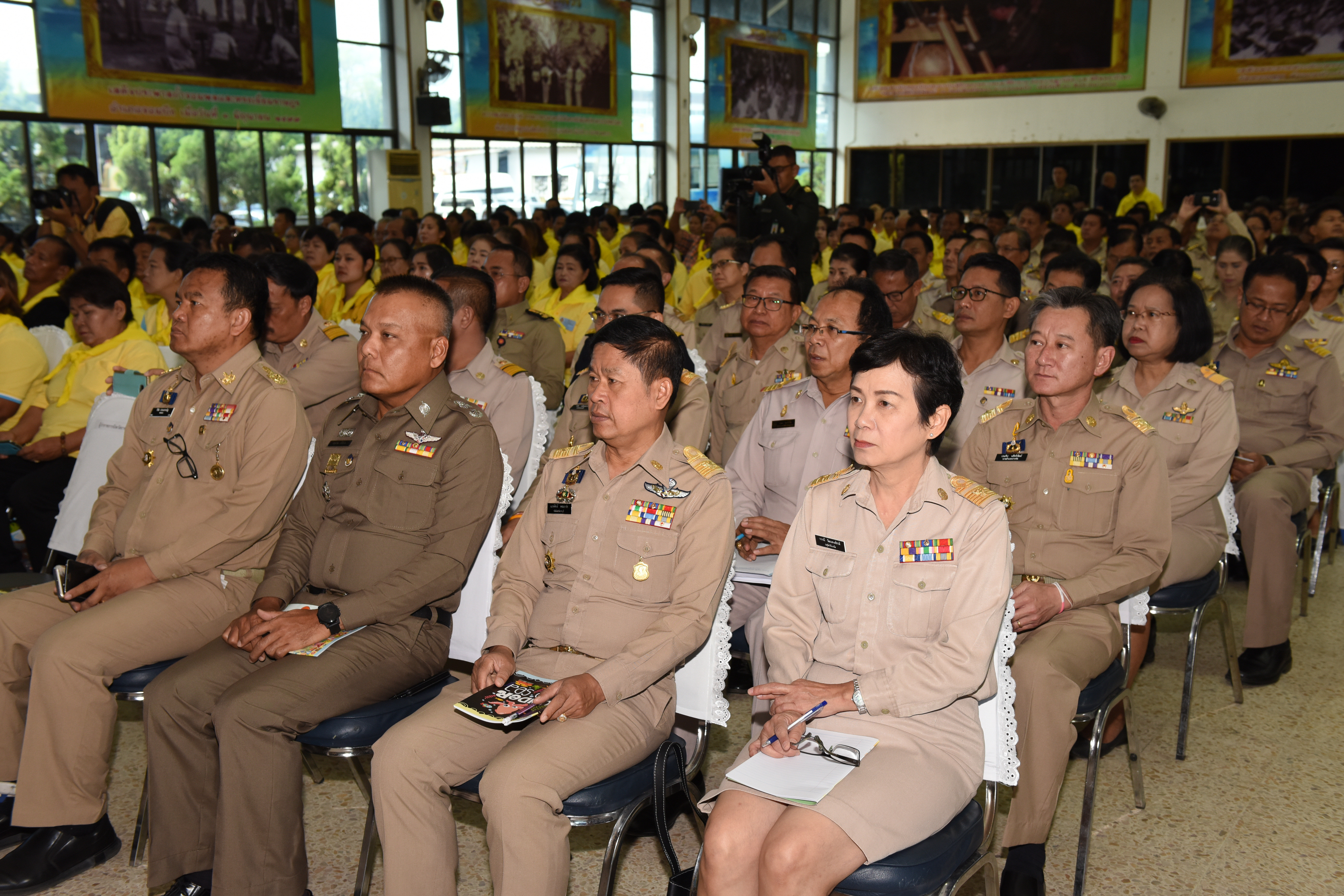 ร่วมพิธีเปิดโครงการอบรมแกนนำขยายผลจิตอาสา “เราทำความ ดี ด้วยหัวใจ”..คลิก