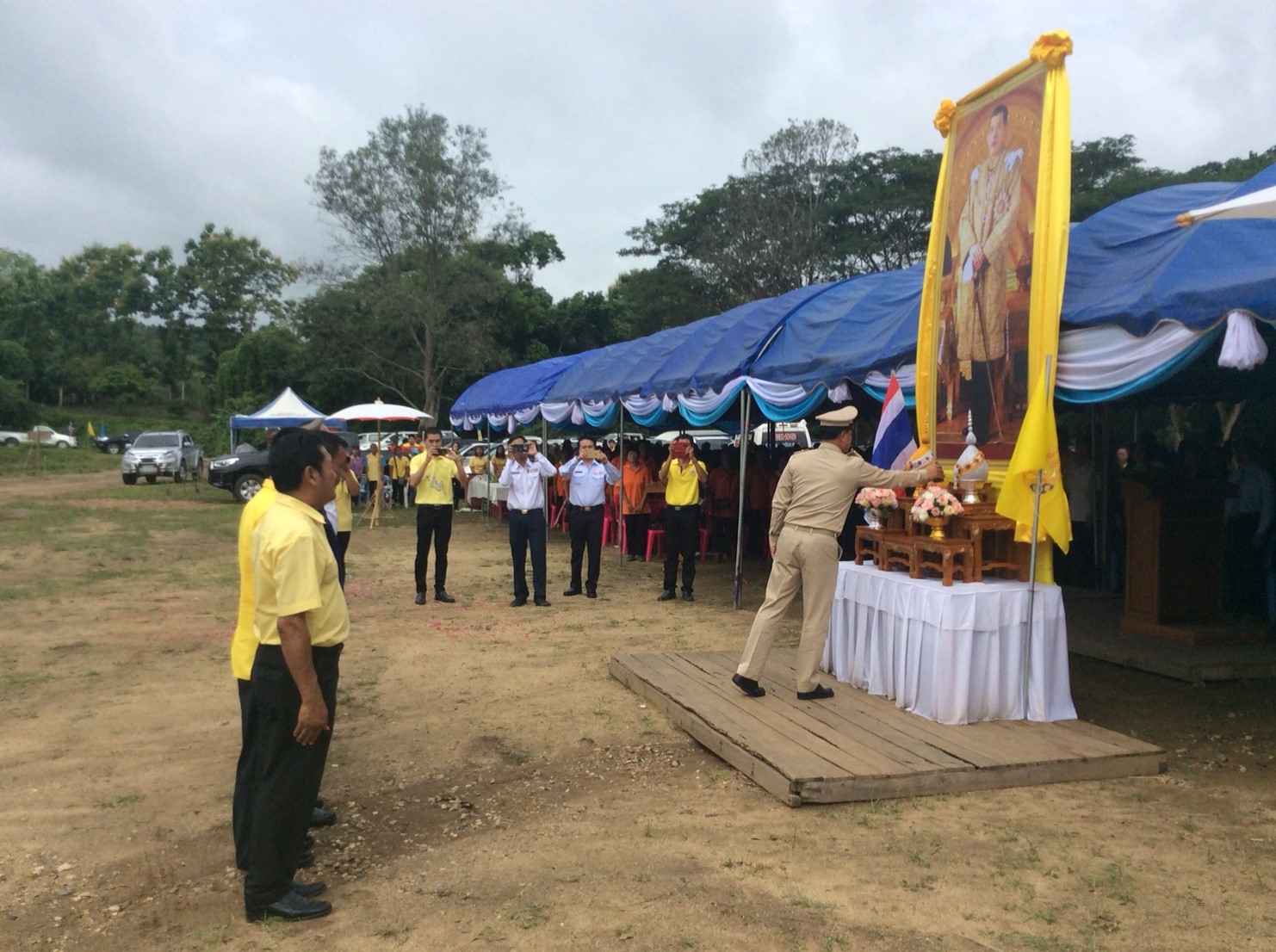 นายแสงศักดา กาลานุสนธิ์ ผู้อำนวยการศูนย์บริหารจัดการด่านตรวจสัตว์น้ำเขต 1 (เชียงราย) มอบหมายให้เจ้าหน้าที่ศูนย์ฯ ร่วมกับหน่วยงานกรมประมง ส่วนราชการจังหวัดเชียงราย และประชาชนทั่วไป ร่วมพิธีปล่อยพันธุ์สัตว์น้ำและปลูกต้นไม้ ตามโครงการปล่อยพันธุ์สัตว์น้ำเนื่องในวันเฉลิมพระชนมพรรษา สมเด็จพระเจ้าอยู่หัวมหาวชิราลงกรณ บดินทรเทพยวรางกูร..คลิก