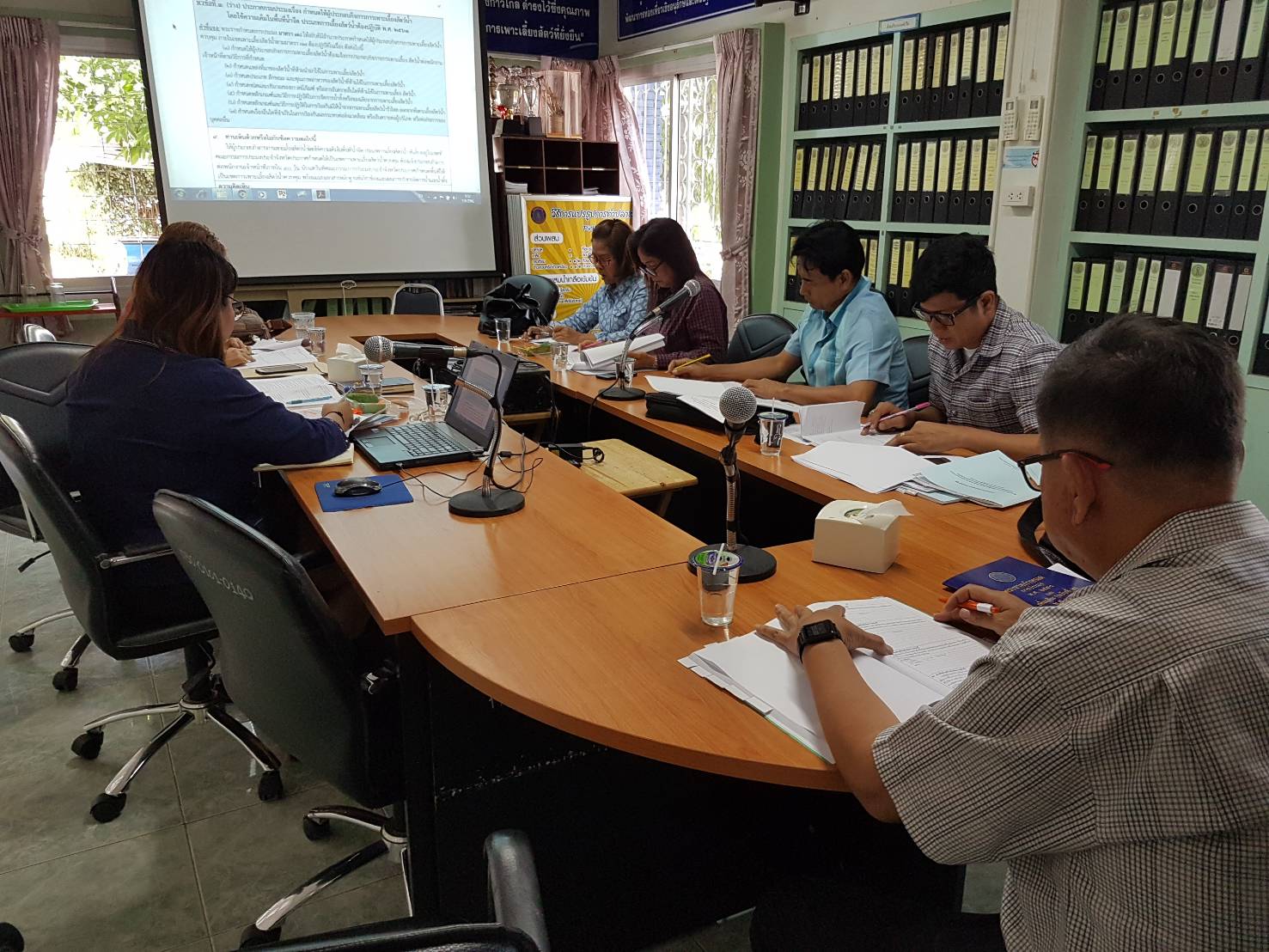 ร่วมประชุมเพื่อทำความเข้าใจแบบสอบถาม การควบคุมการเลี้ยงสัตว์น้ำที่ใช้ความเค็มในพื้นที่น้ำจืด ของจังหวัดราชบุรี..คลิก