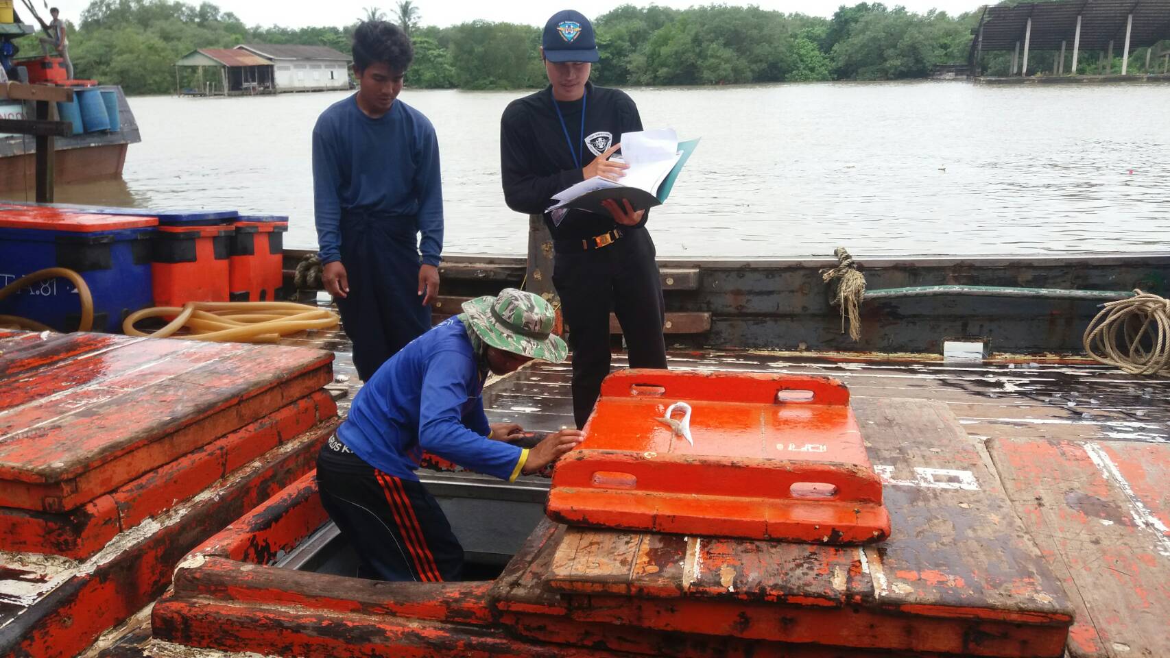 ตรวจสอบเรือและสินค้านำเข้าจากประเทศ MYANMAR