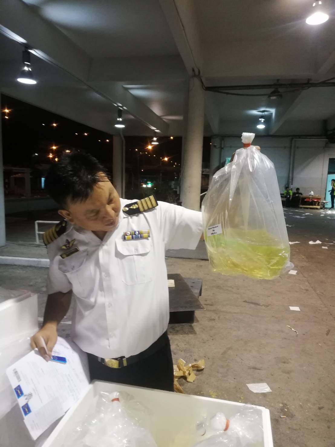 ด่านตรวจสัตว์นำ้ท่าอากาศยานดอนเมือง ตรวจสอบสินค้าสัตว์นำ้ส่งออก..คลิก