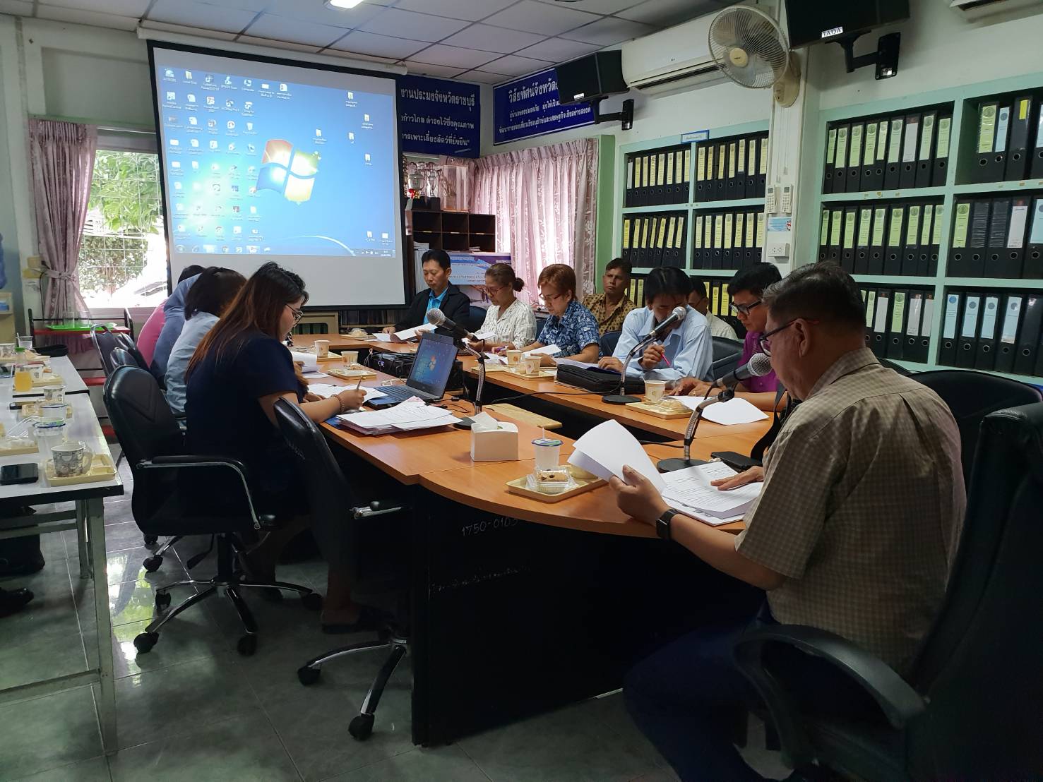 จัดประชุมคณะทำงานการลงพื้นที่ปฏิบัติงานเพื่อศึกษาผลกระทบจากการเลี้ยงกุ้งทะเลในพื้นที่จังหวัดราชบุรี ครั้งที่ 2/2561..คลิก