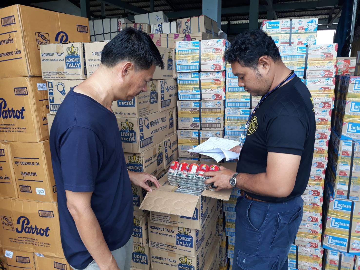 ตรวจสอบผลิตภัณฑ์สัตว์น้ำส่งออกไปยังประเทศเมียนมา