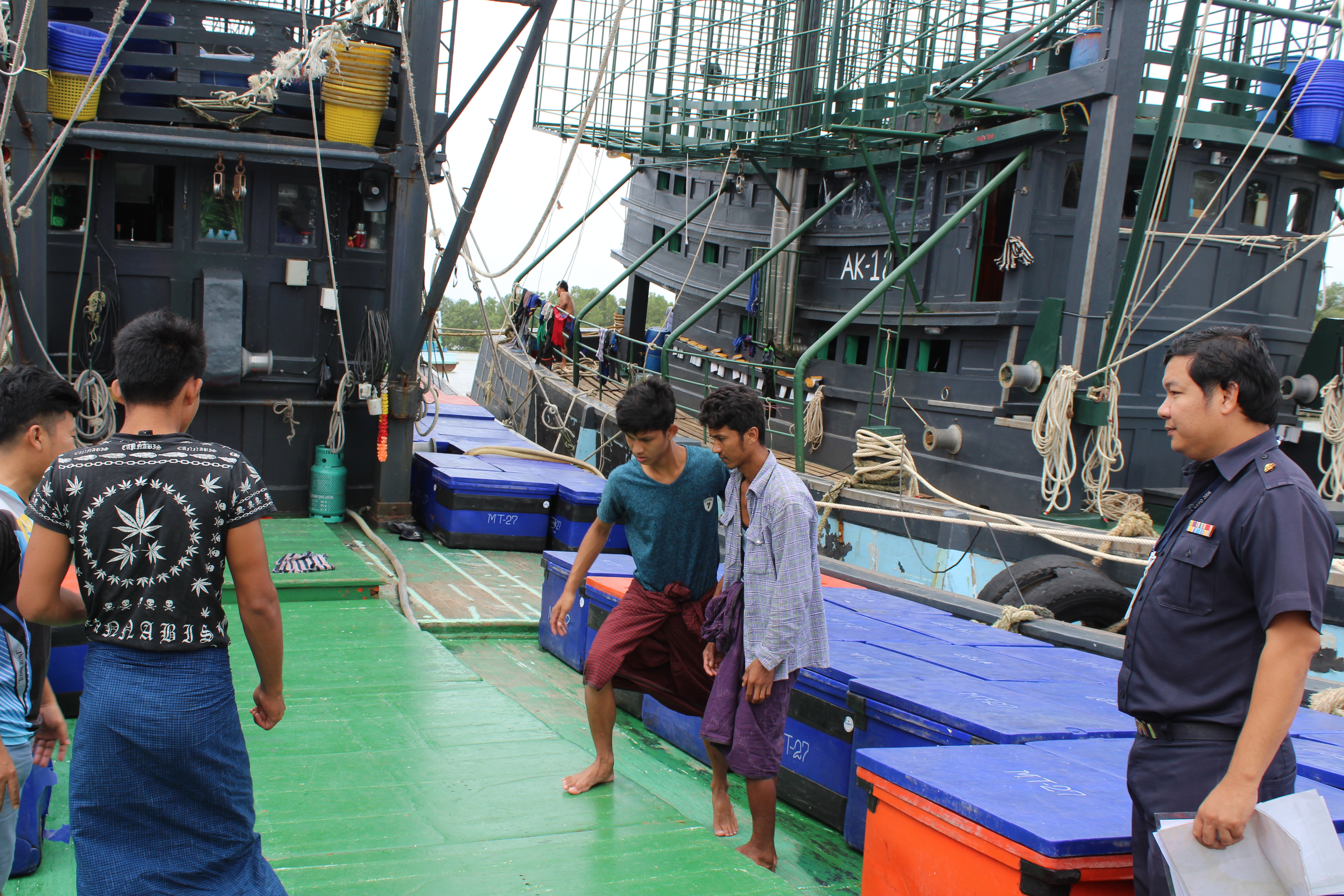 ตรวจสอบเรือและสินค้านำเข้าจากประเทศ MYANMAR
