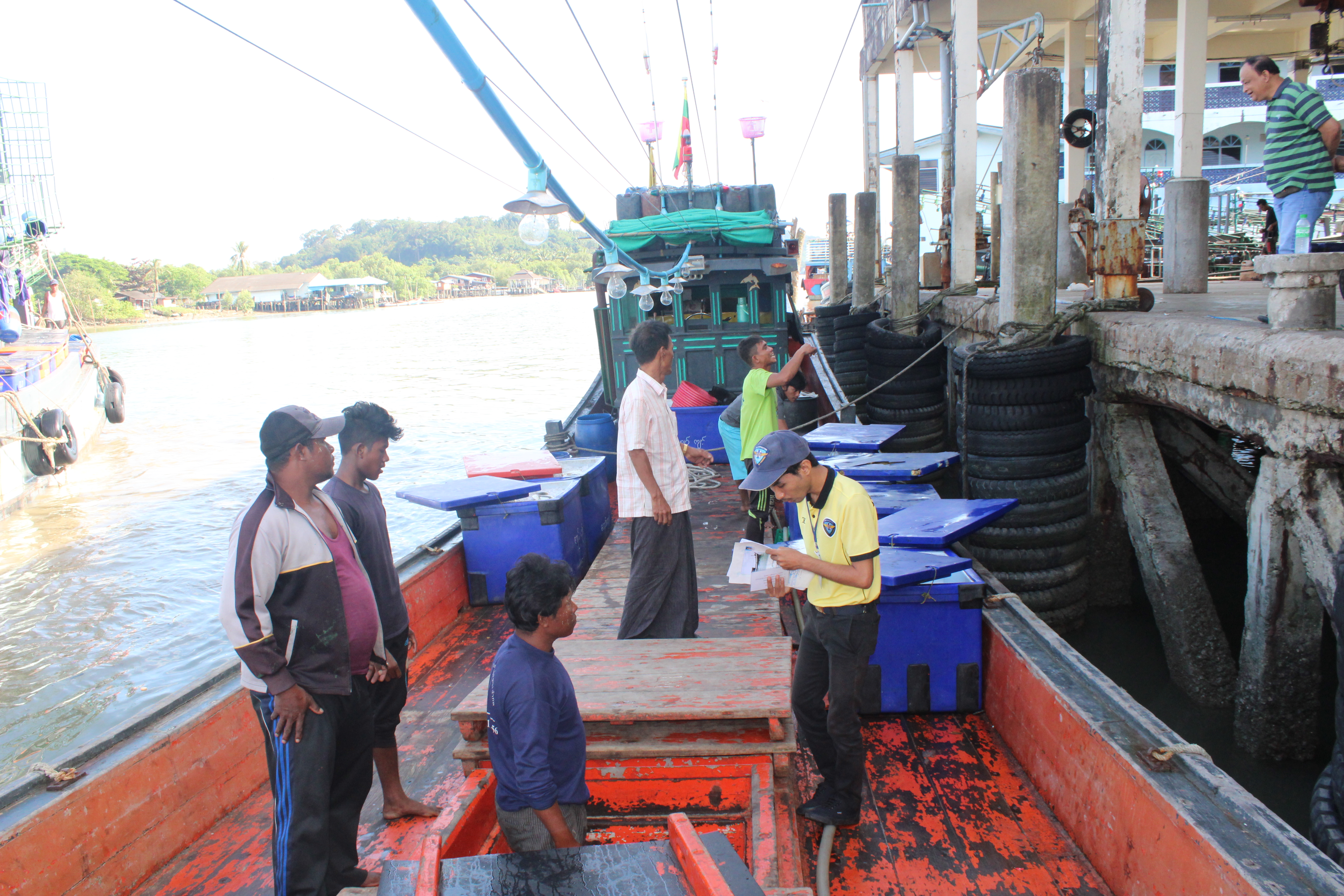 ตรวจสอบเรือและสินค้านำเข้าจากประเทศ MYANMAR..คลิก
