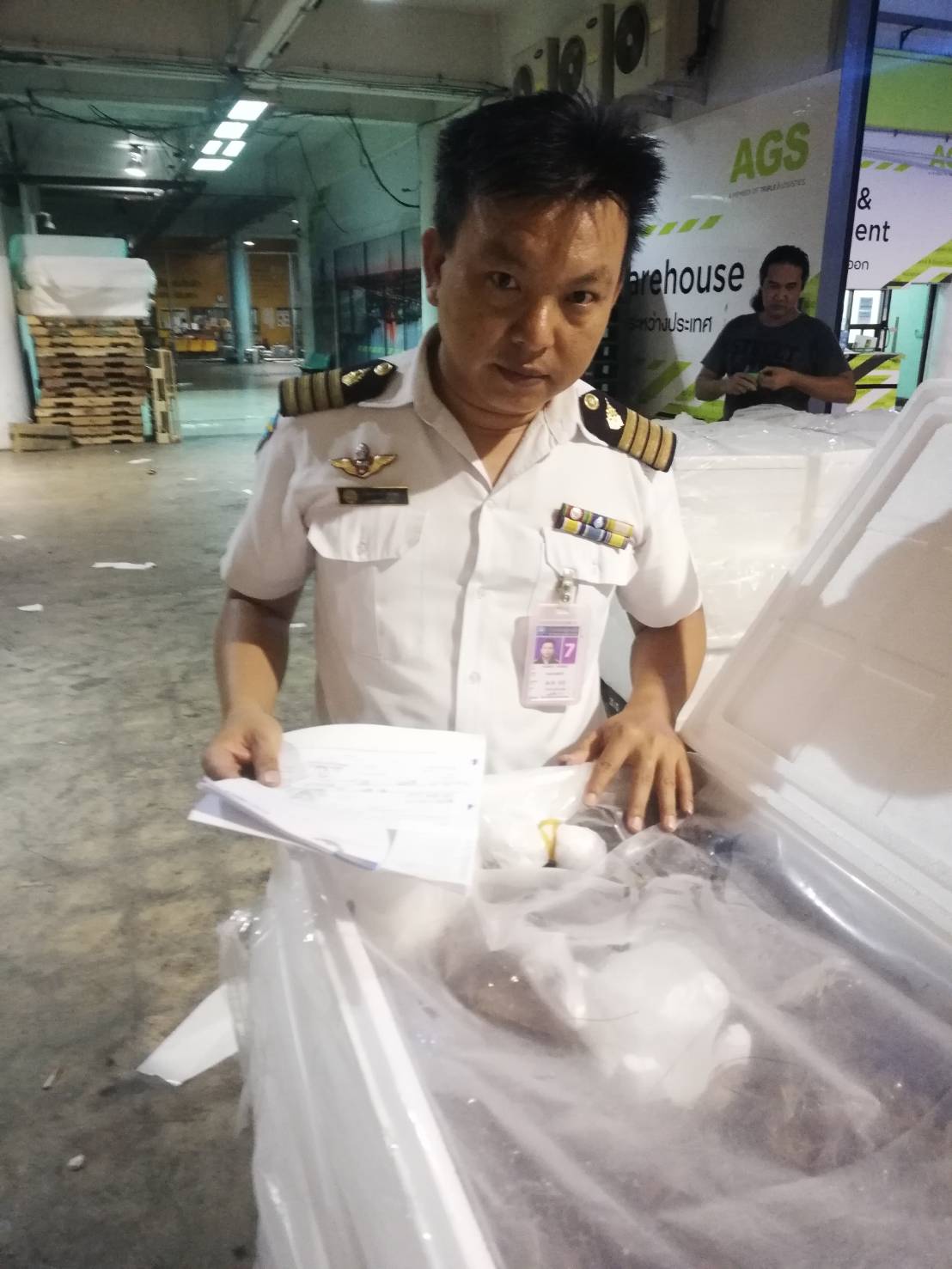 ด่านตรวจสัตว์นำ้ท่าอากาศยานดอนเมือง ตรวจสอบสินค้าสัตว์นำ้ส่งออก..คลิก