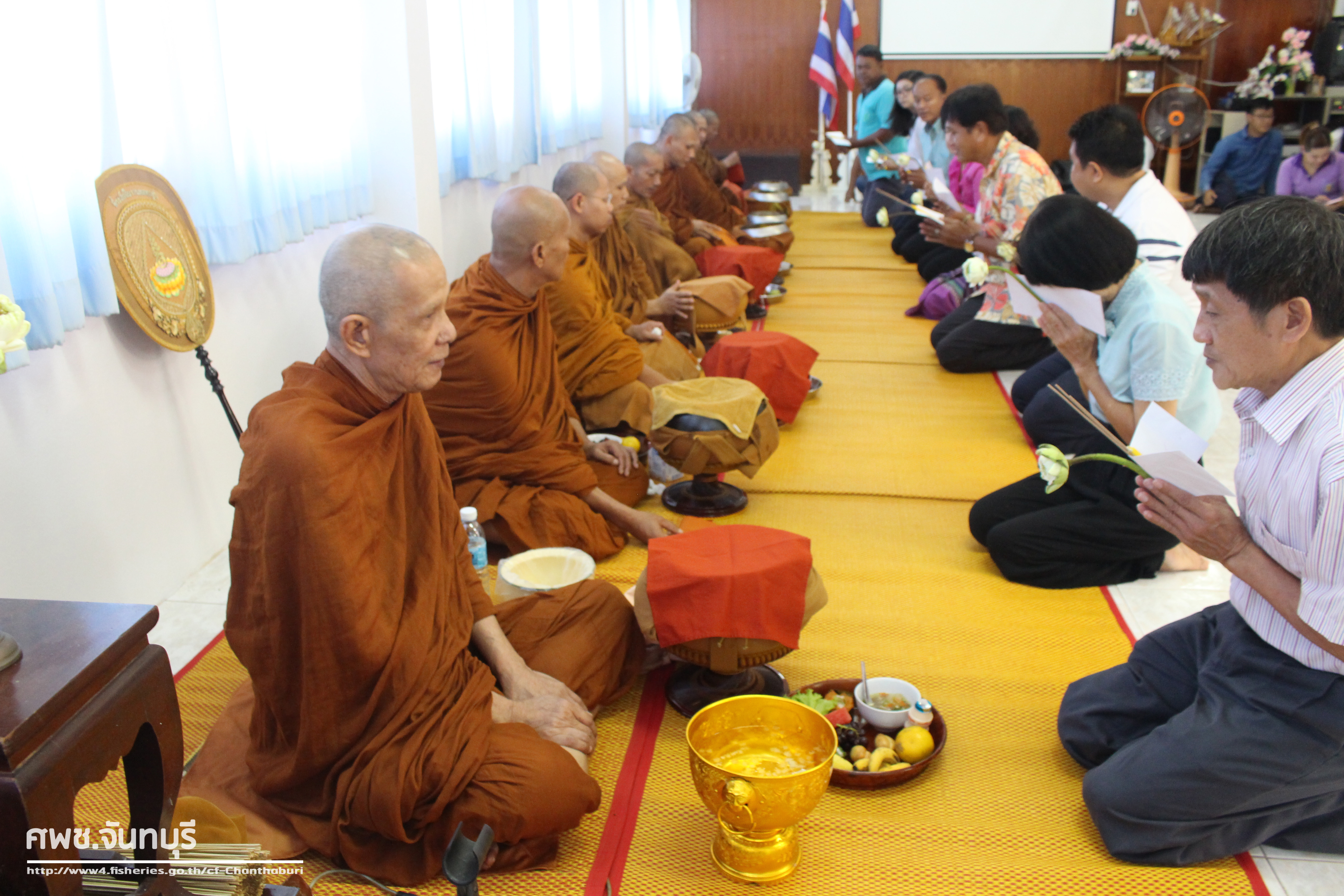 ศูนย์วิจัยและพัฒนาการเพาะเลี้ยงสัตว์น้ำชายฝั่งจันทบุรี ร่วมใจกันจัดงานทำบุญประจำปีของศูนย์ฯ..คลิก