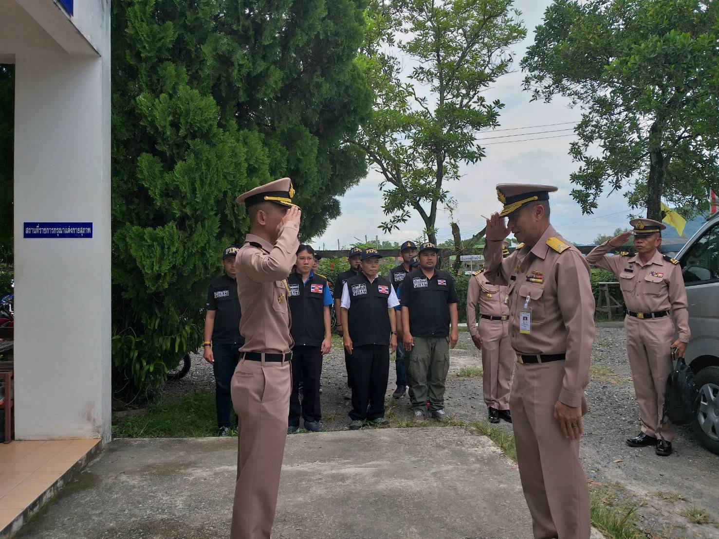 คณะผู้บัญชาการทัพเรือภาคที่ 3 ผู้อำนวยการ ศรชล. พลเรือโท สิทธิพร มาศเกษม ตรวจเยี่ยมศูนย์ควบคุมการแจ้งเข้าออกเรือประมงเขต 3 (ภูเก็ต)..คลิก